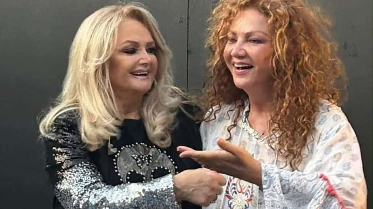 H Σοφία Αρβανίτη μιλάει για τη Bonnie Tyler σε μια αποκλειστική συνέντευξη στο HELLO!- Το βίντεο από την τελευταία συνάντηση μαζί της 1