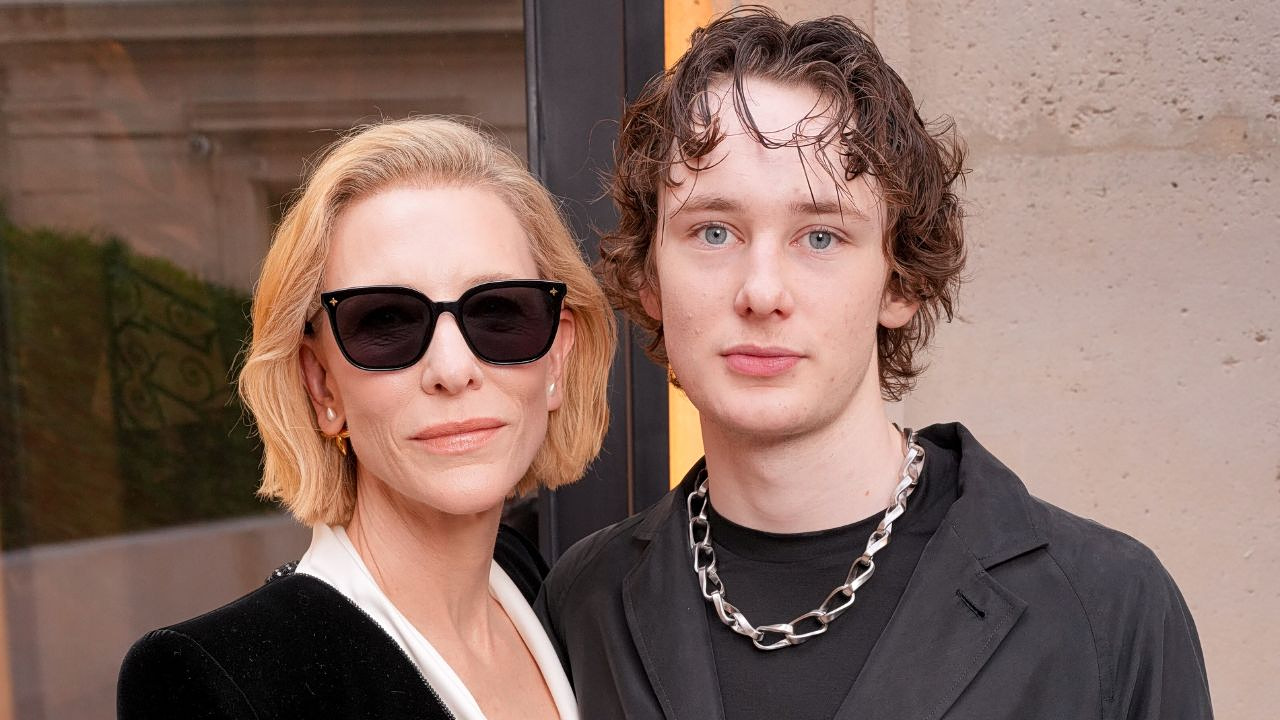 Cate Blanchett: Η σπάνια εμφάνιση με τον 18χρονο γιο της που έκλεψε τα βλέμματα στην Υψηλή Ραπτική 1