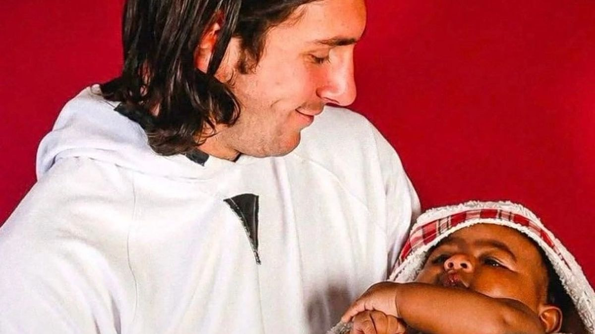 Ασύλληπτο: Όταν ο Lionel Messi κρατούσε στην αγκαλιά του τον νεογέννητο Lamine Yamal – 19 χρόνια μετά αντιμέτωποι στον τελικό του Μουντιάλ 1