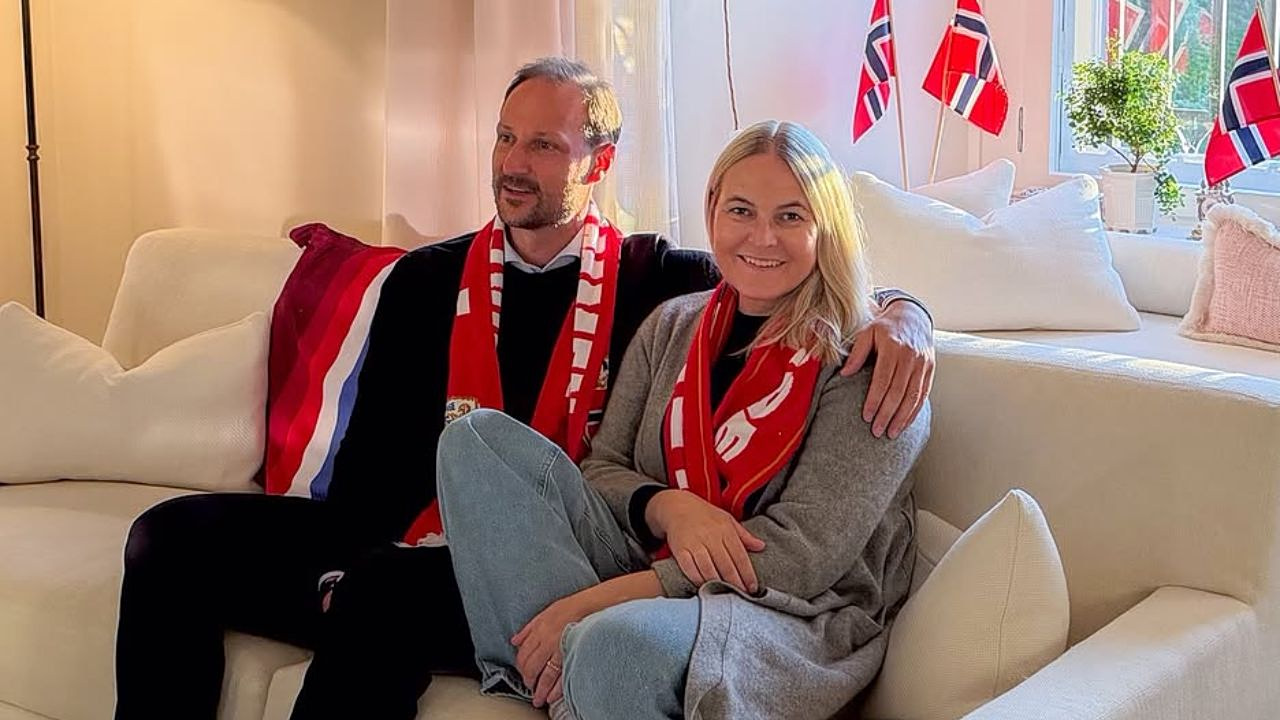 Πριγκίπισσα Mette-Marit: Η πρώτη δημόσια εμφάνιση μετά τη μεταμόσχευση πνεύμονα – Η συγκινητική στήριξη της βασιλικής οικογένειας 1