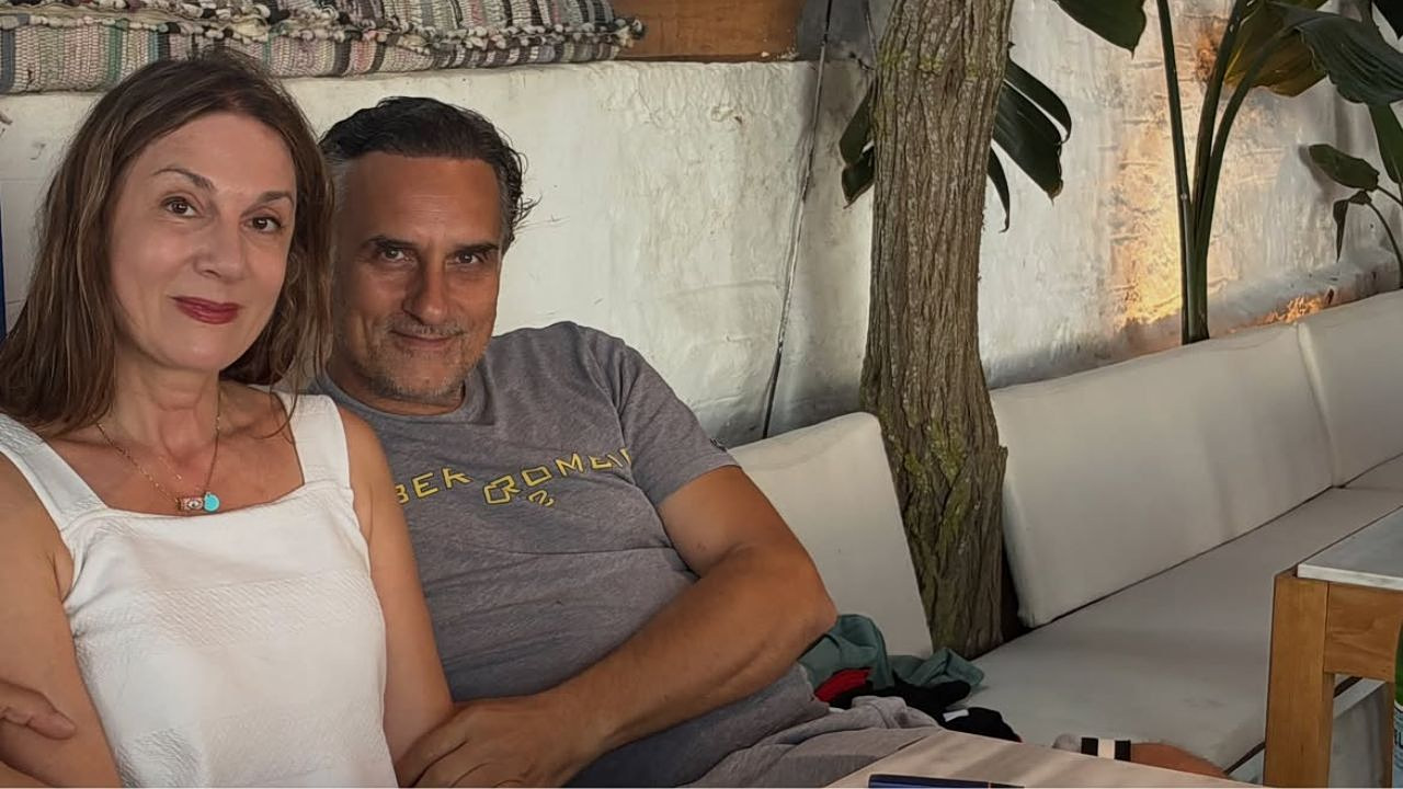 Ο Νίκος Ψαρράς και η Έλενα Καρακούλη στην Τήνο- Τα τρυφερά στιγμιότυπα από την καλοκαιρινή τους απόδραση 1