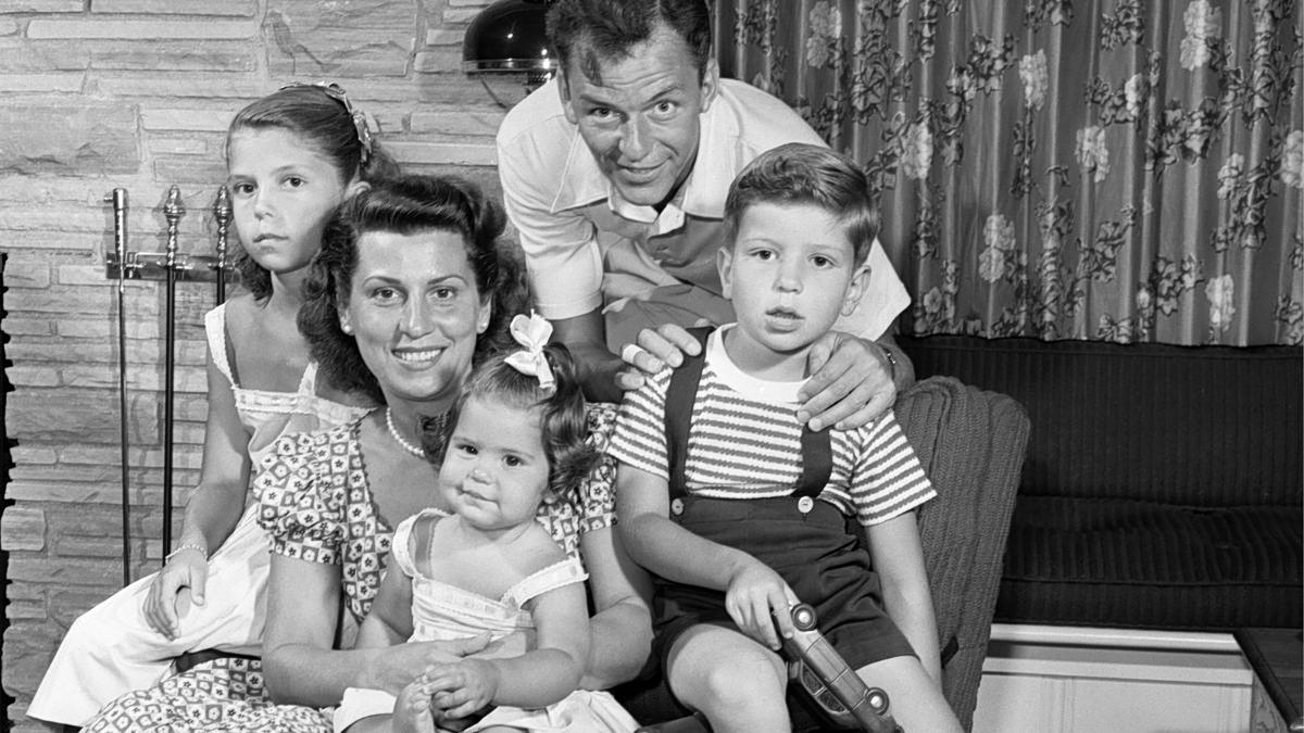 «Ο πατέρας μου, Φρανκ Σινάτρα, δεν ήταν άγιος» – Οι κόρες, η μητέρα, η μητριά και οι μαφιόζοι 1