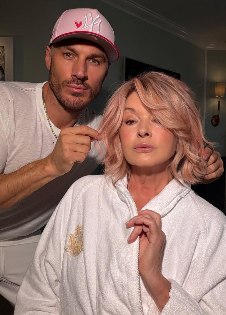 Martha Stewart: A&pi;&omicron;&chi;&omega;&rho;ί&sigma;&tau;&eta;&kappa;&epsilon; &tau;&omicron; &xi;&alpha;&nu;&theta;ό &ndash; &Sigma;&tau;&alpha; 85 &tau;&eta;&sigmaf; &upsilon;&iota;&omicron;&theta;έ&tau;&eta;&sigma;&epsilon; &tau;&omicron; &pi;&iota;&omicron; &alpha;&nu;&alpha;&tau;&rho;&epsilon;&pi;&tau;&iota;&kappa;ό hair look 2