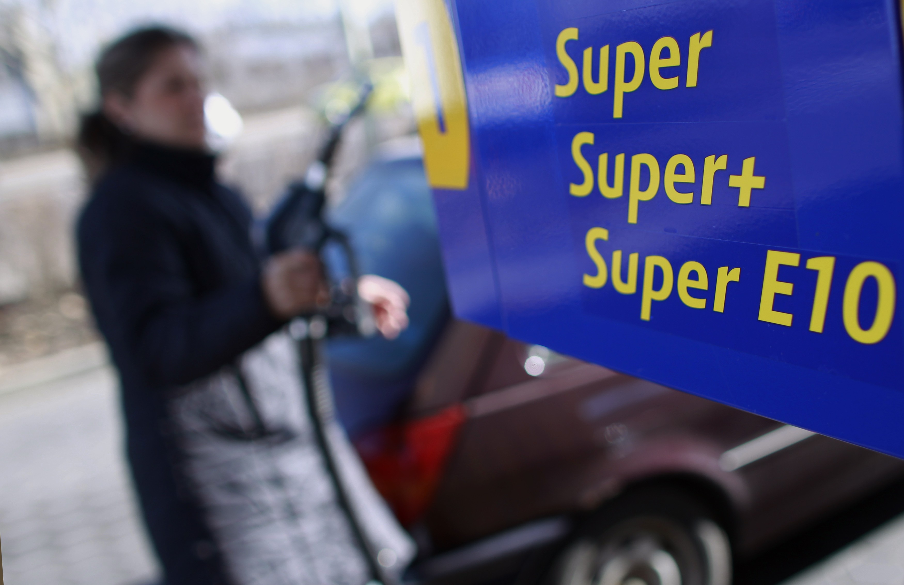 Ανιχνευτής… ψεύδους στις αντλίες βενζίνης από την ΕΛ.ΑΣ