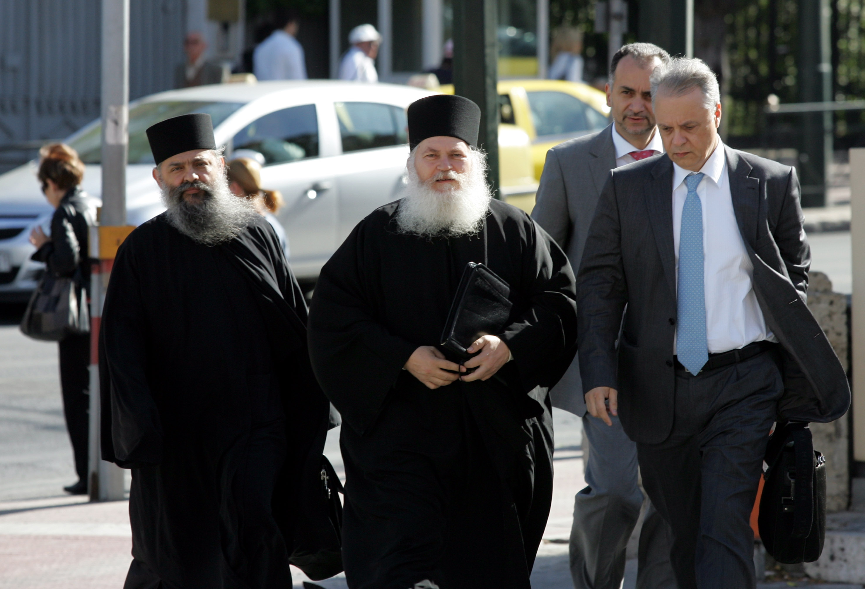 Προσωρινά ελεύθερος ο αρχιμανδρίτης Εφραίμ