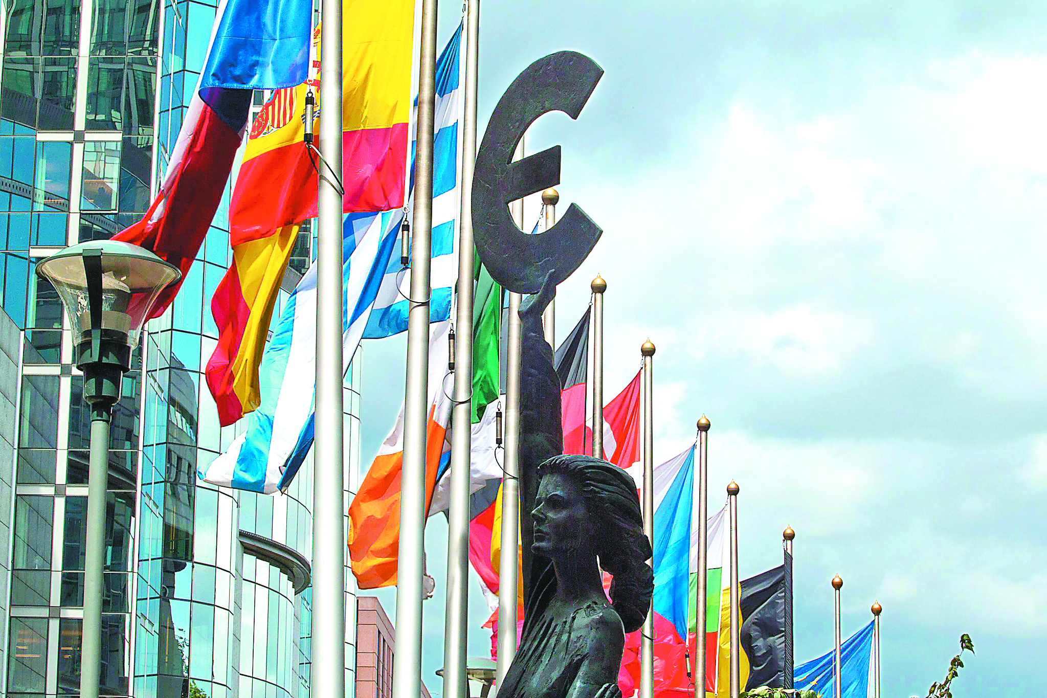 Ευρωκοινοβούλιο: «Προχωρεί ο θεσμός της Ευρωπαϊκής Πρωτοβουλίας Πολιτών»