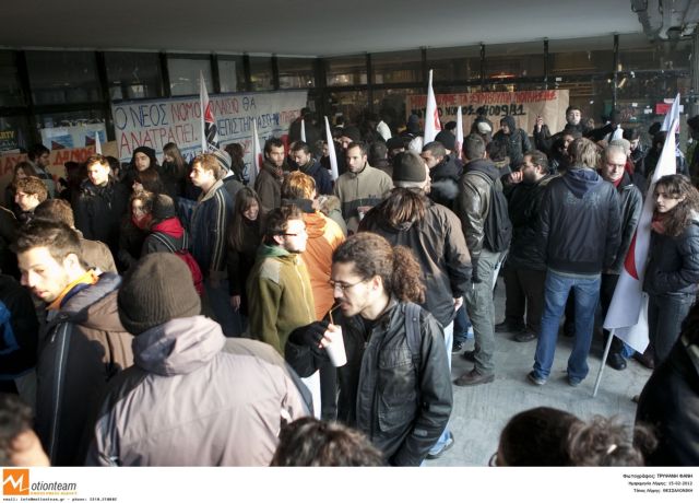 Επιστολή καθηγητών του ΑΠΘ στον Πρωθυπουργό κατά Μπαμπινιώτη