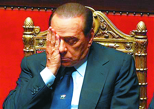 Μπερλουσκόνι: «Αστείο» ήταν η πρόταση να εγκαταλείψει η Ιταλία το ευρώ