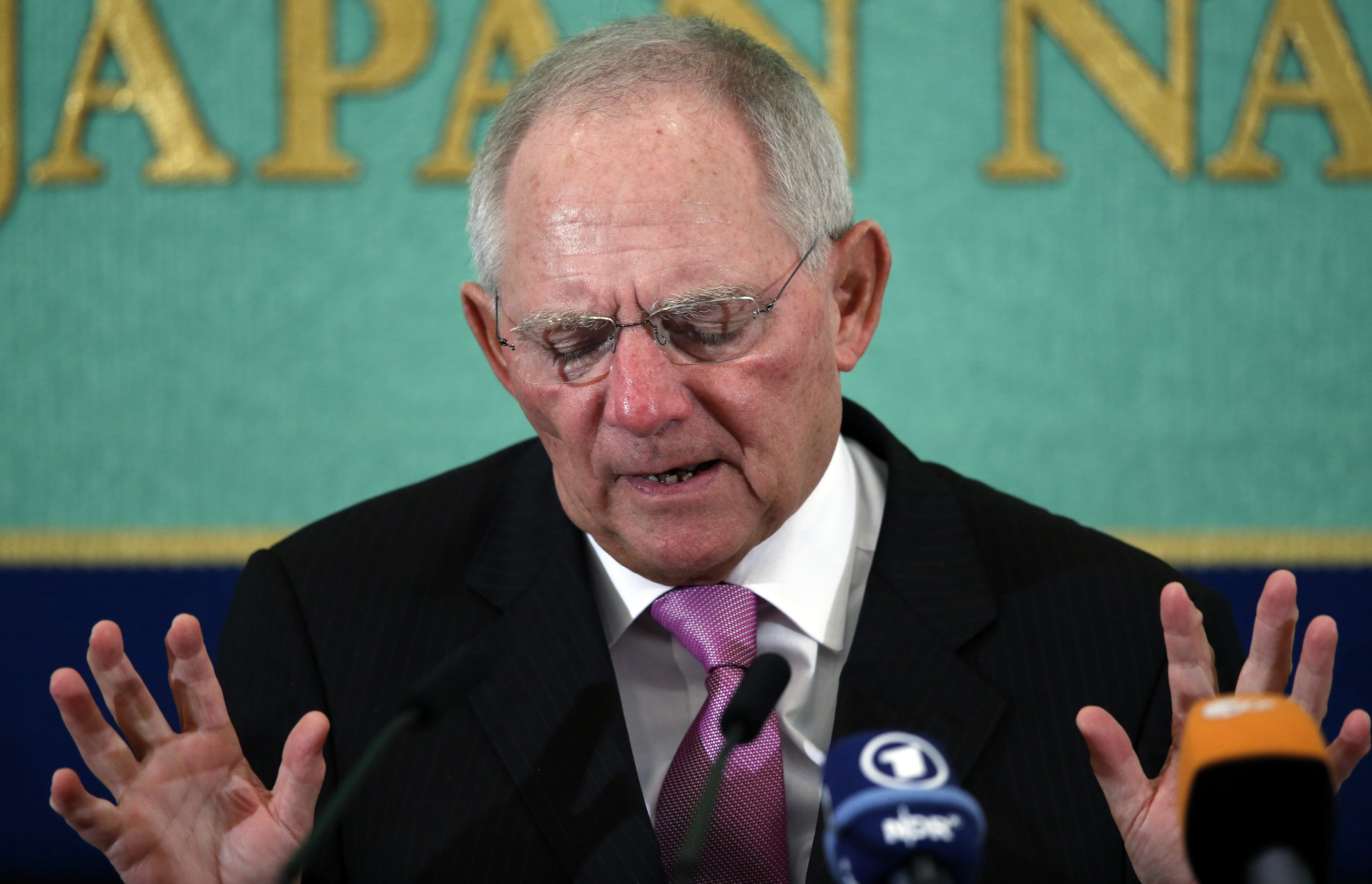Σόιμπλε: «Δεν αποφασίστηκε ακόμα η τύχη της Ελλάδας στην Ευρωζώνη»