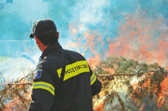 Fires ravage Crete, Peloponnesus and Paros – Foul play suspected