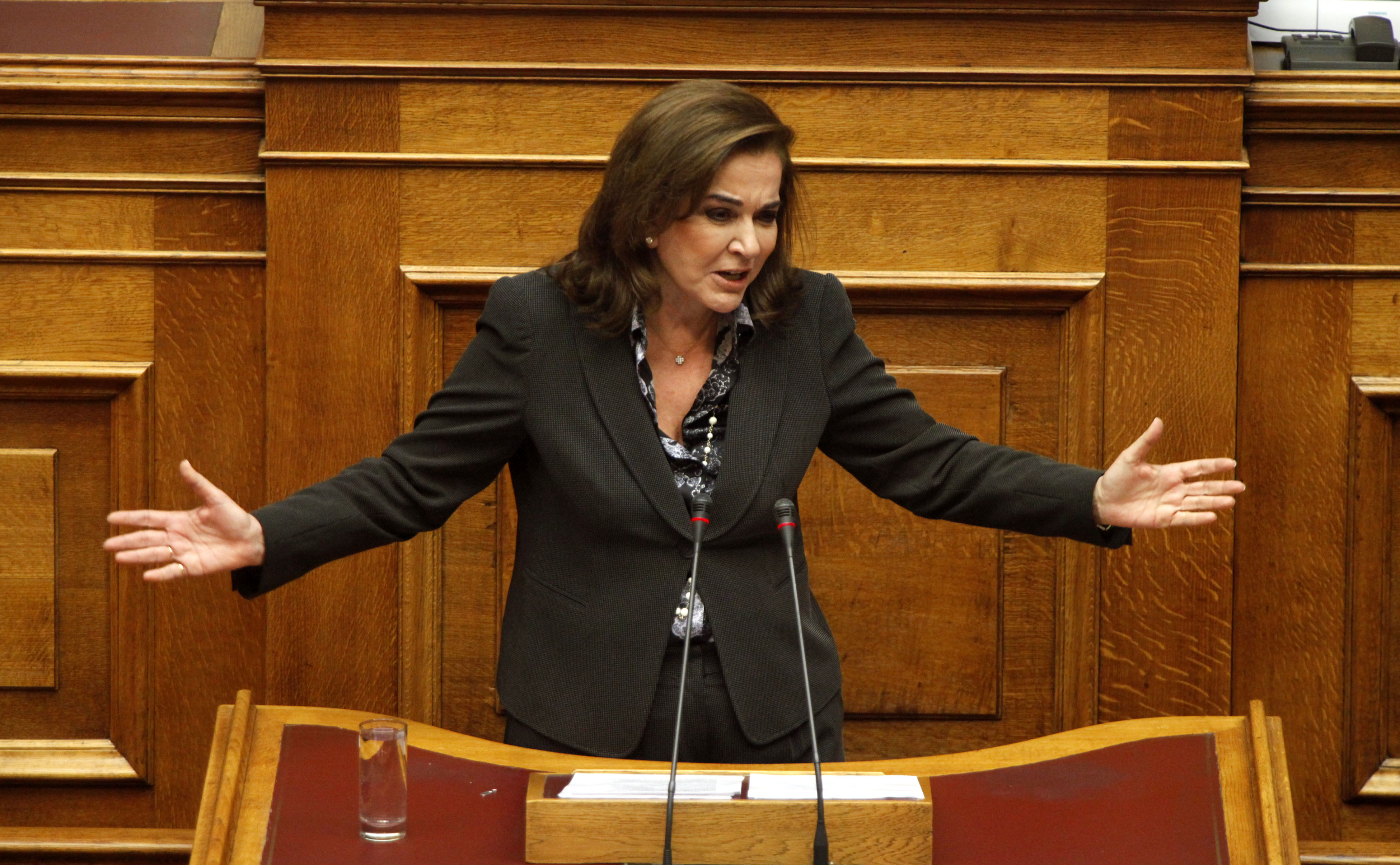 Ντ. Μπακογιάννη: Οι φορολογούμενοι δεν έχουν να πληρώσουν. That’s it!