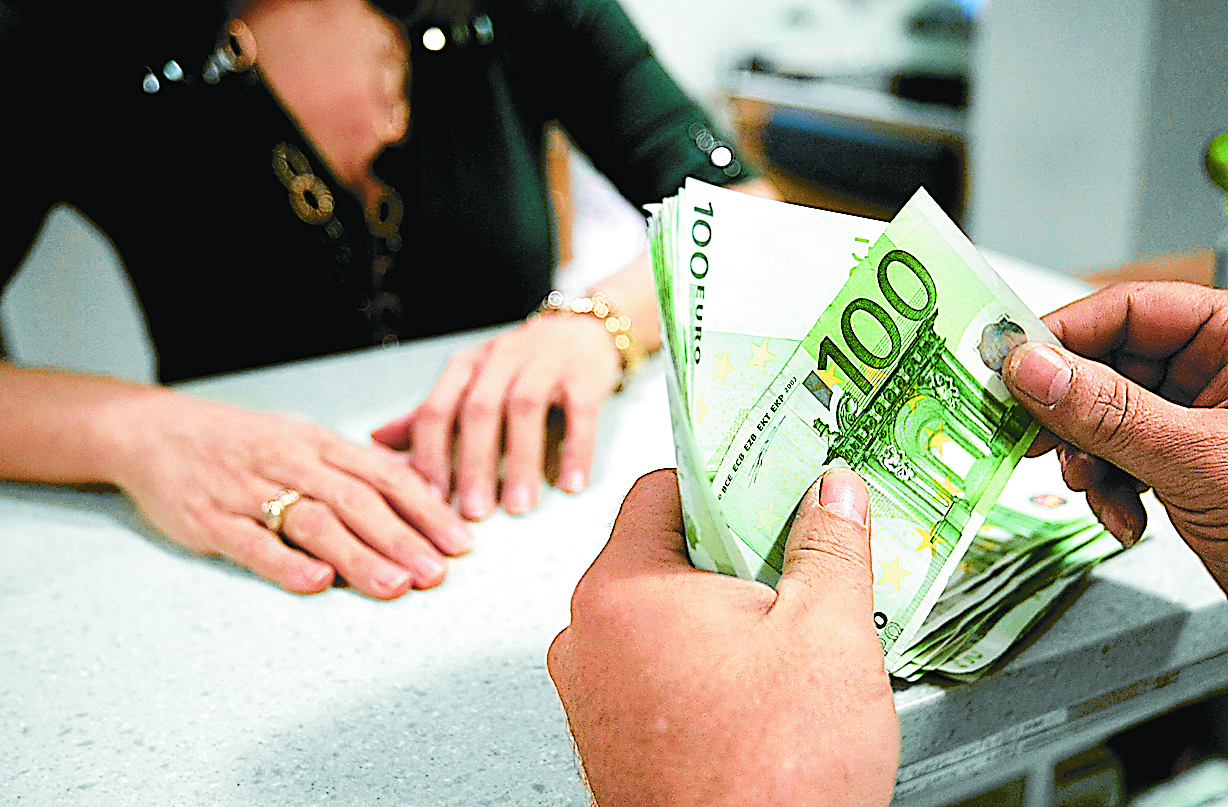 Πάνω από 65 δισ. ευρώ τα μη εξυπηρετούμενα δάνεια των τραπεζών