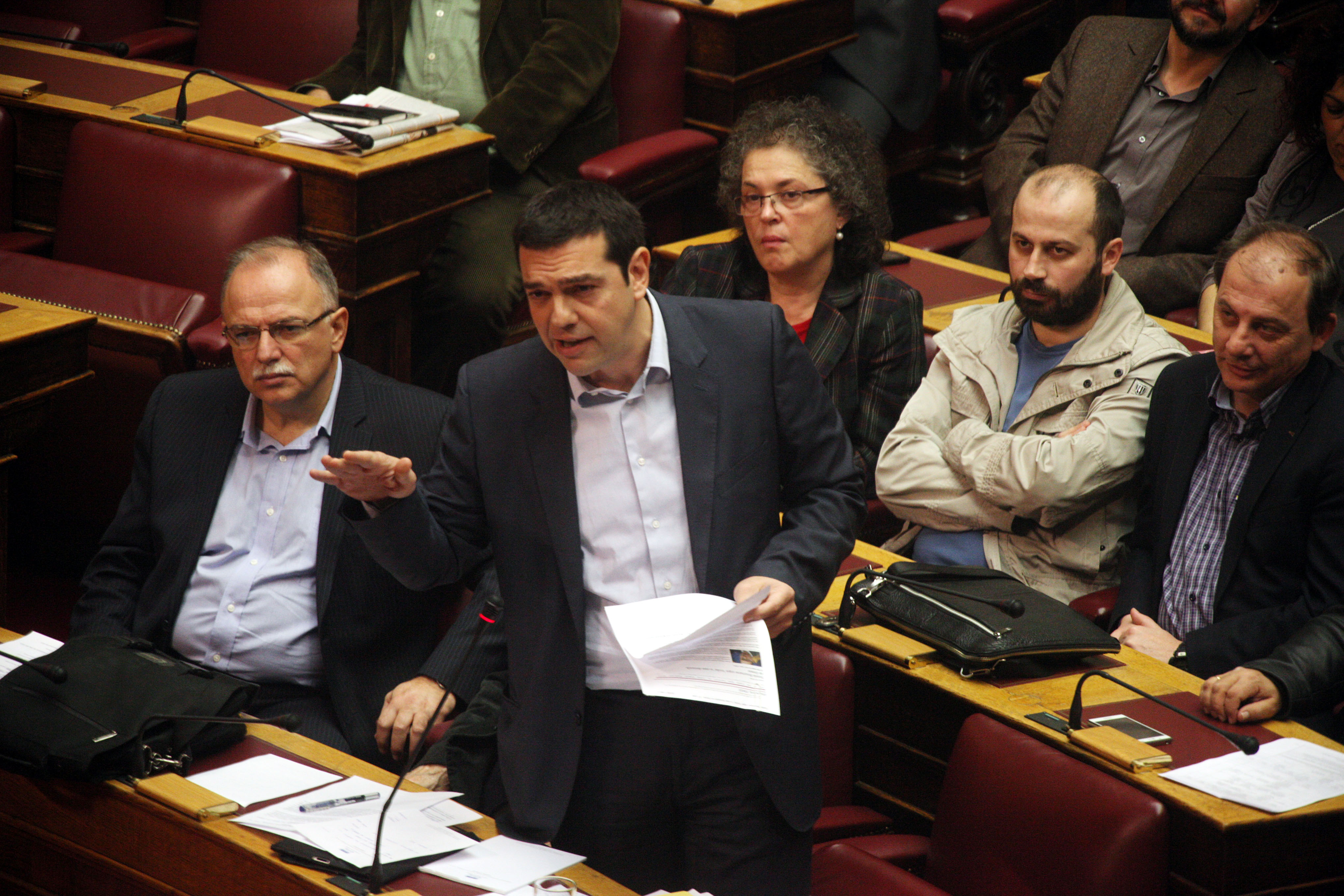 «Πρέσινγκ» Τσίπρα σε βουλευτές για να είναι υποψήφιοι περιφερειάρχες