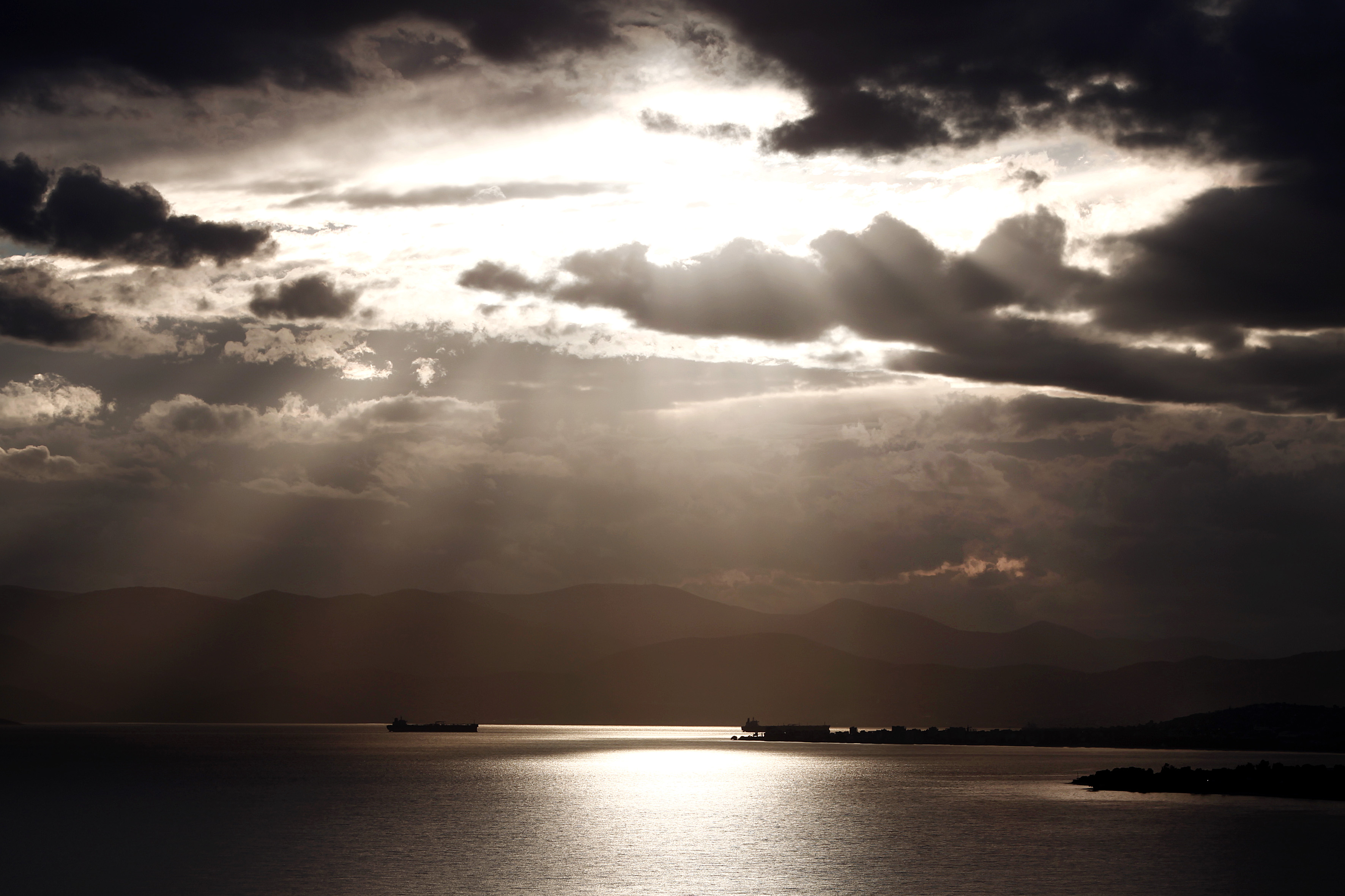 ΙΝΕ-ΓΣΕΕ: Ετος ύφεσης και το 2014 – Μεταξύ 0,4%-1% το ΑΕΠ