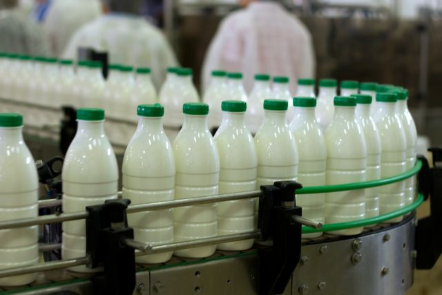 OECD reports that Greek consumers pay 34% more for fresh milk