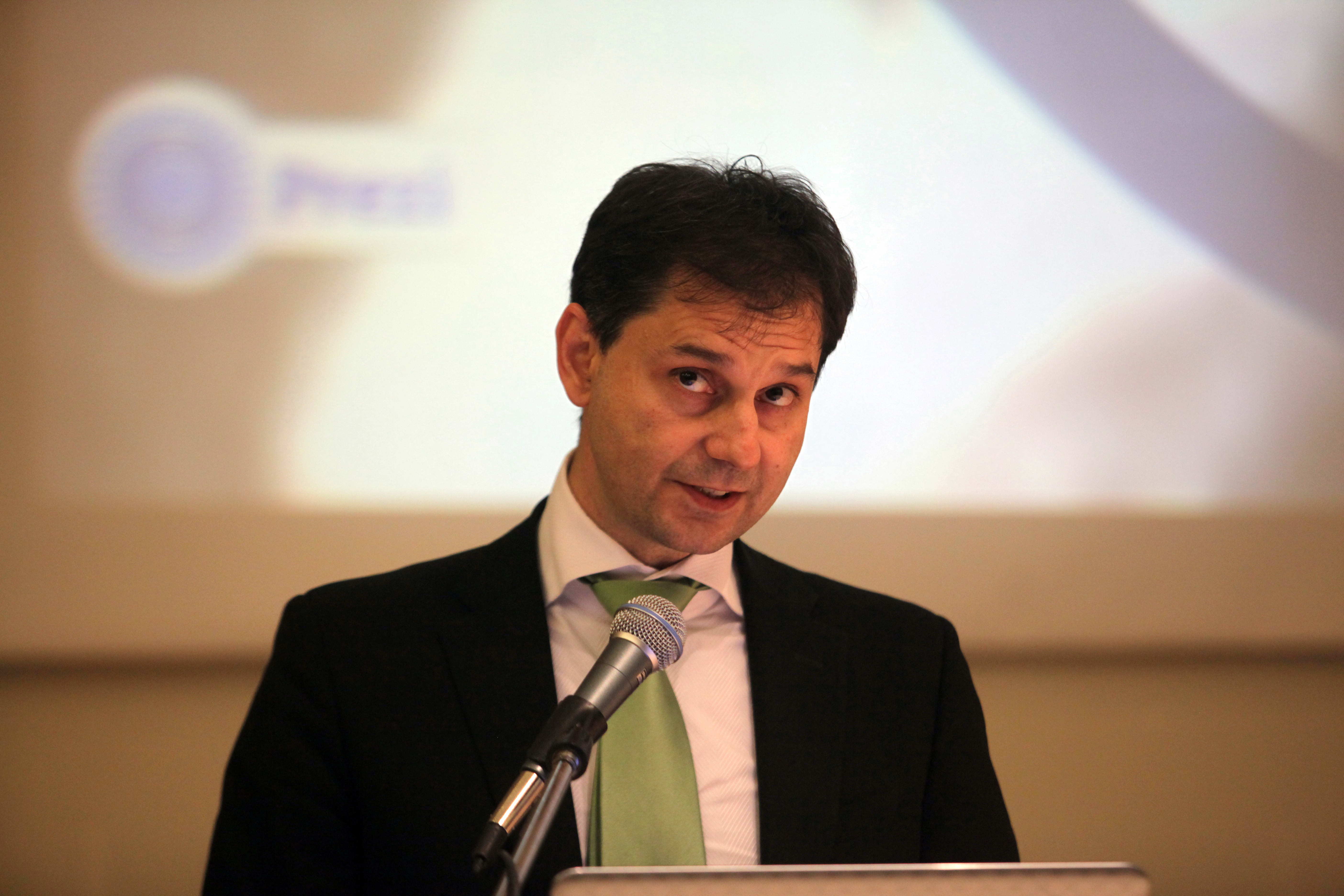 Διάσταση Θεοχάρη-υπουργείου Οικονομικών για τα πρόστιμα