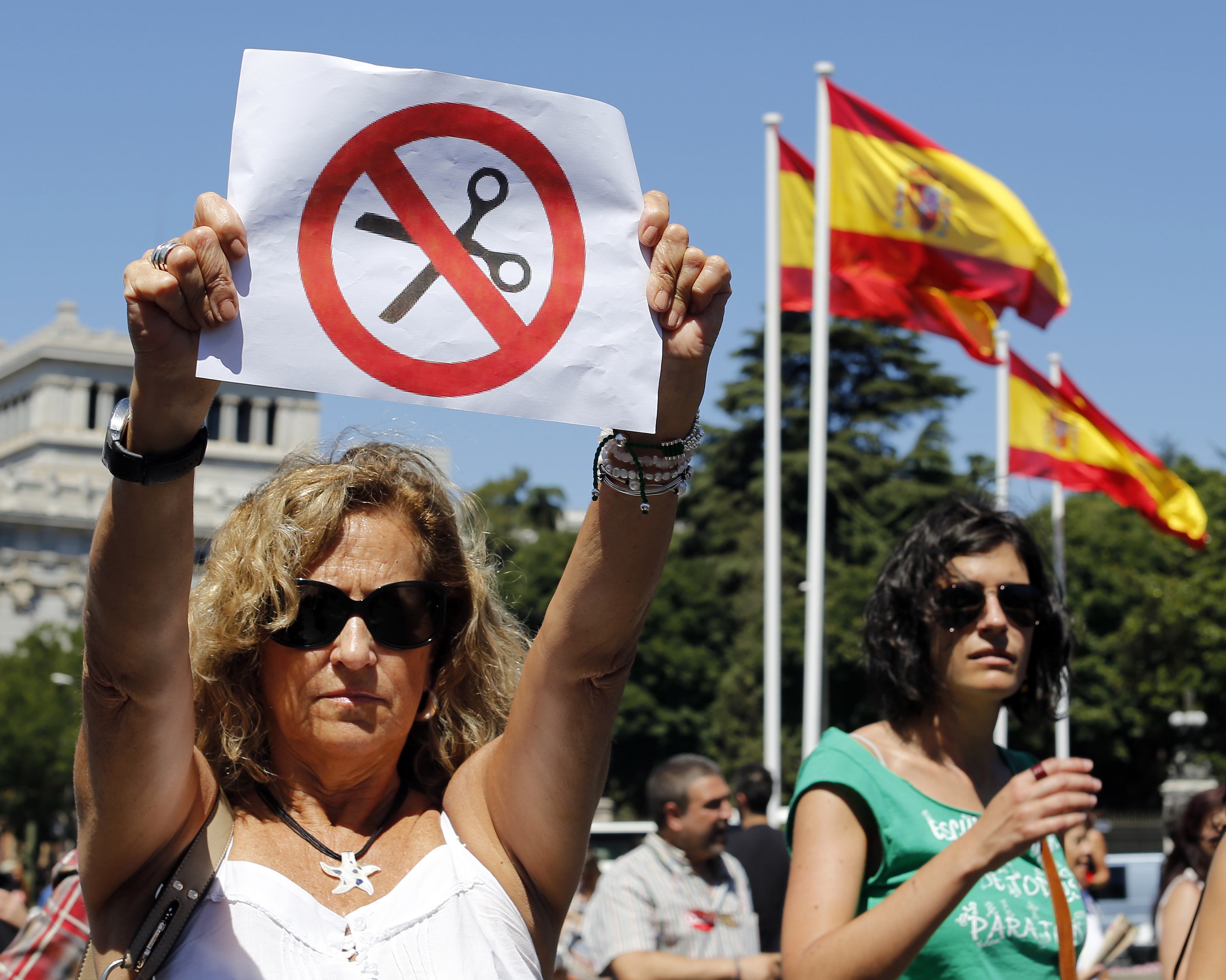 Ισπανία: Σε νέο ιστορικό υψηλό το δημόσιο χρέος το 2013
