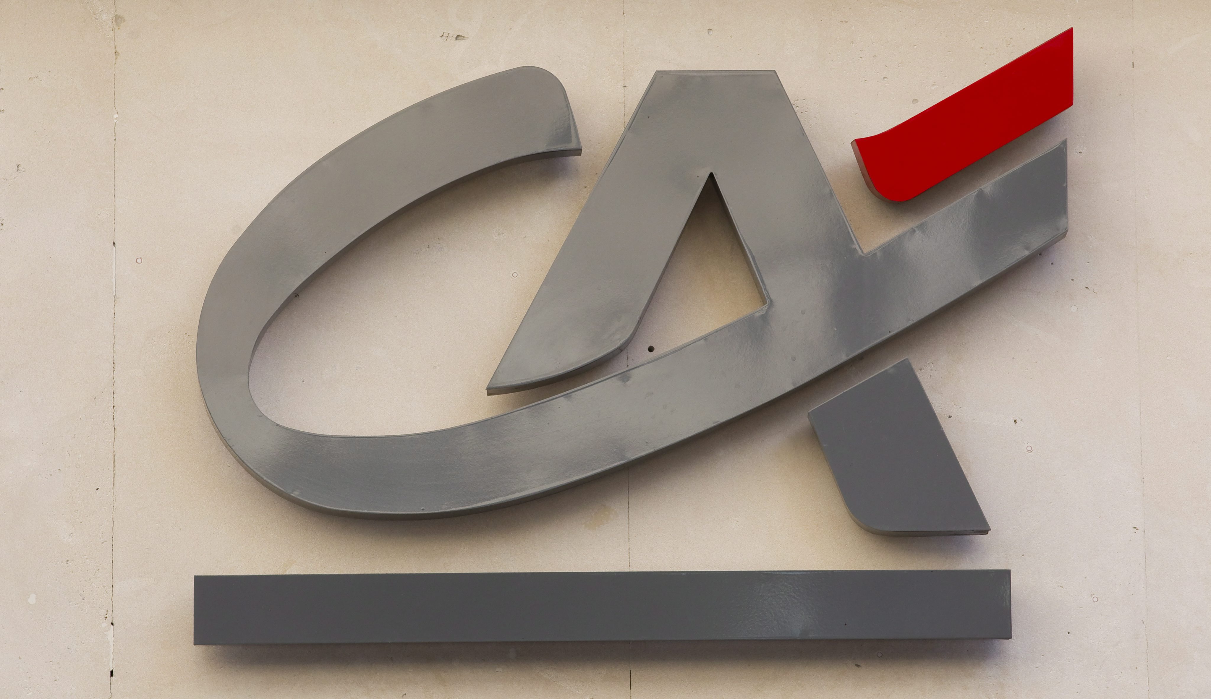 Ελληνικά δάνεια 400 εκατ. ευρώ πουλα η Credit Agricole