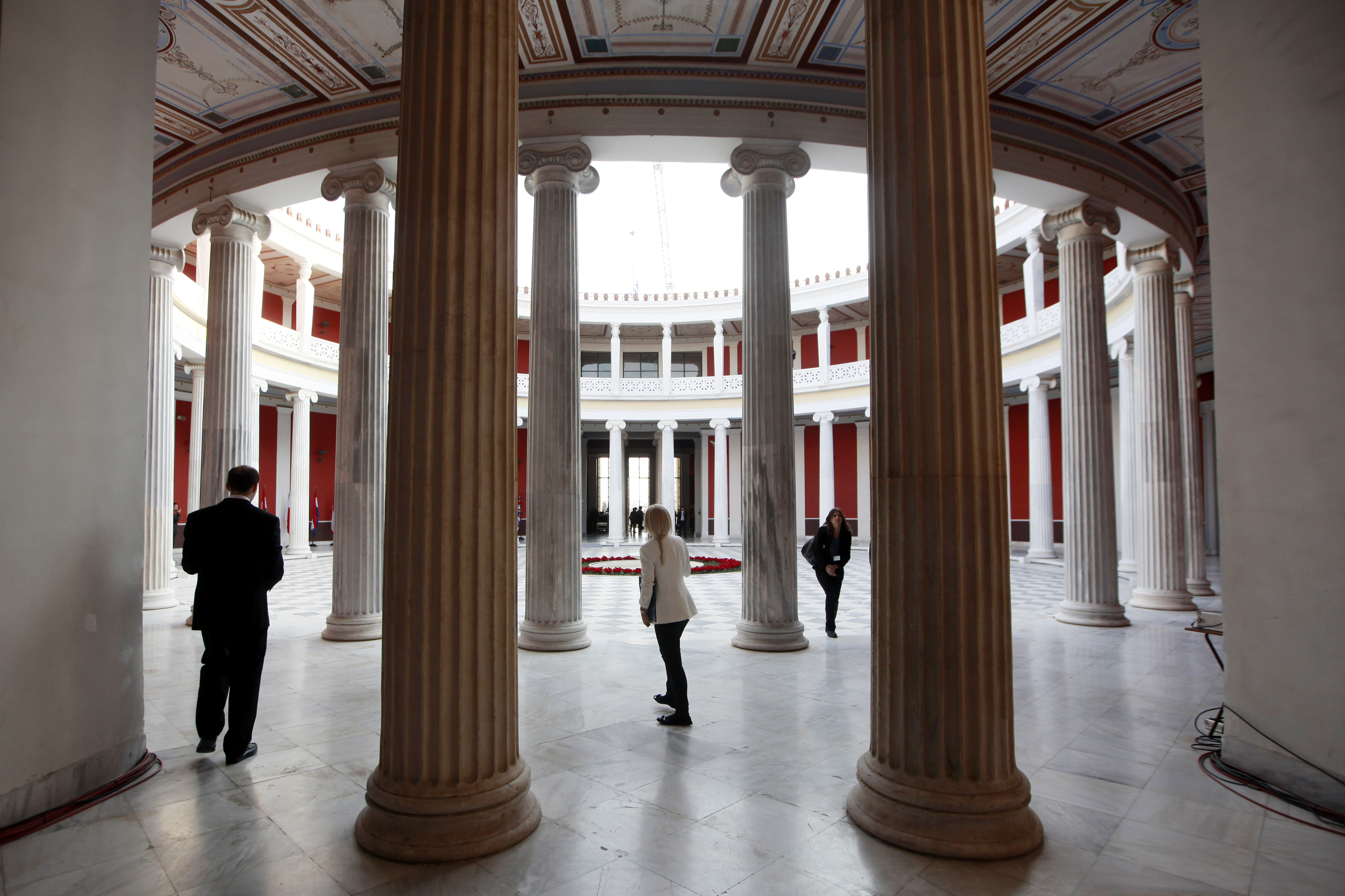 Ατυπη συνάντηση στο Ζάππειο για τα τελωνειακά ζητήματα της ΕΕ