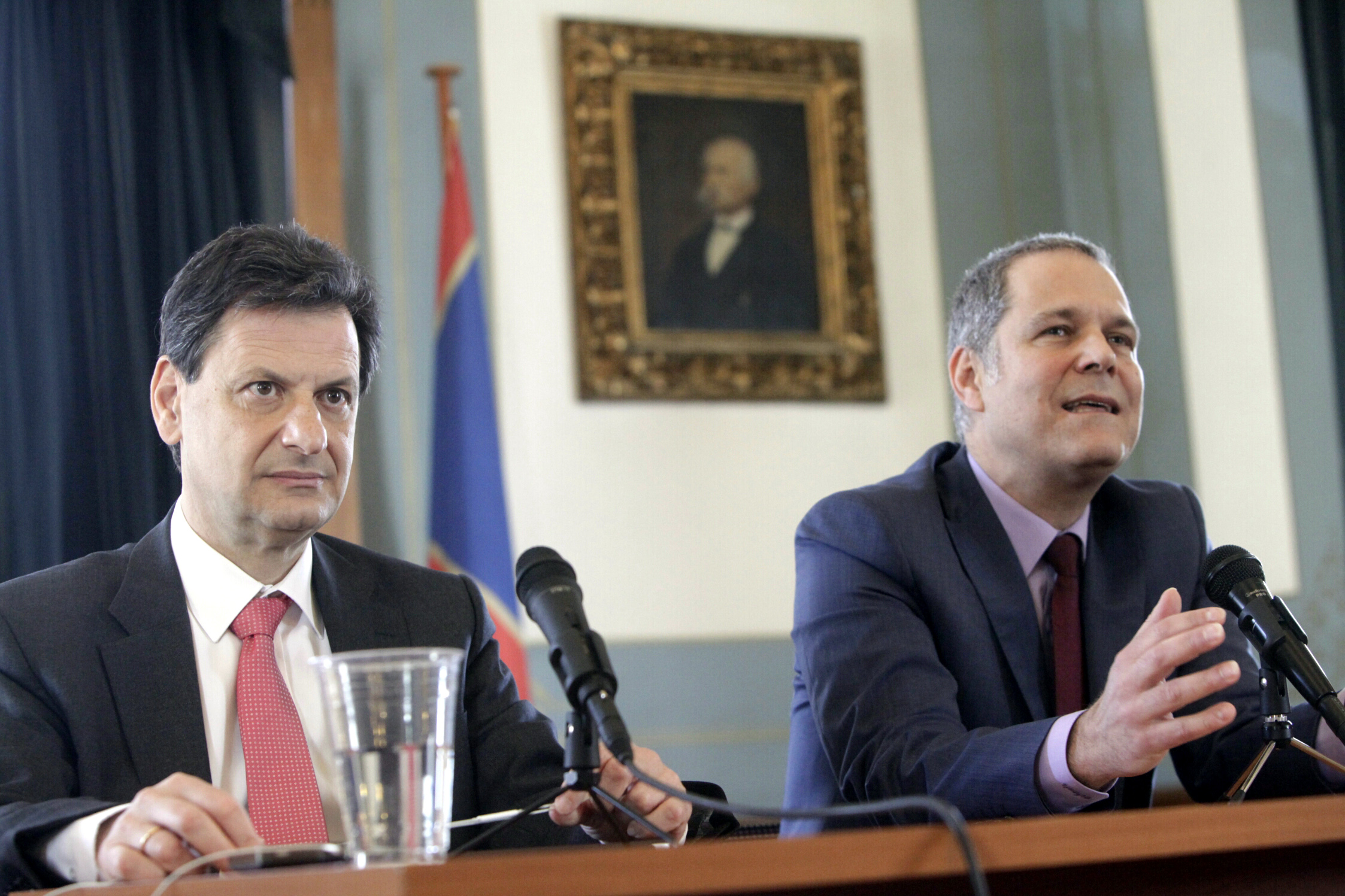 «Γέφυρες» και Φερχόφσταντ κλείνουν την προεκλογική τους εκστρατεία