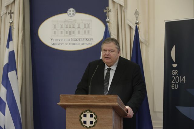 Evangelos Venizelos rushed to Ippokratio Hospital on Monday