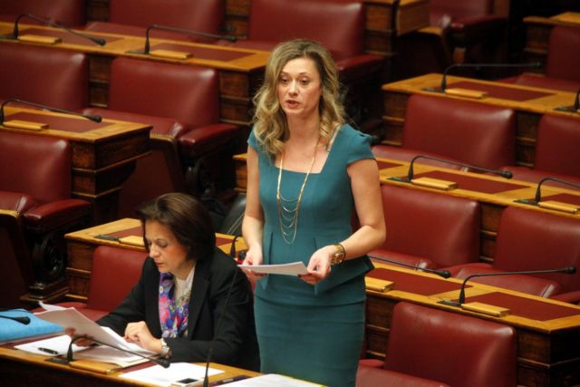 Ραχήλ Μακρή: «Μεθοδεύουν την αποπομπή μου από τη Βουλή»
