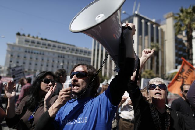 Greece’s creditors demand changes to legislation on strikes and unions