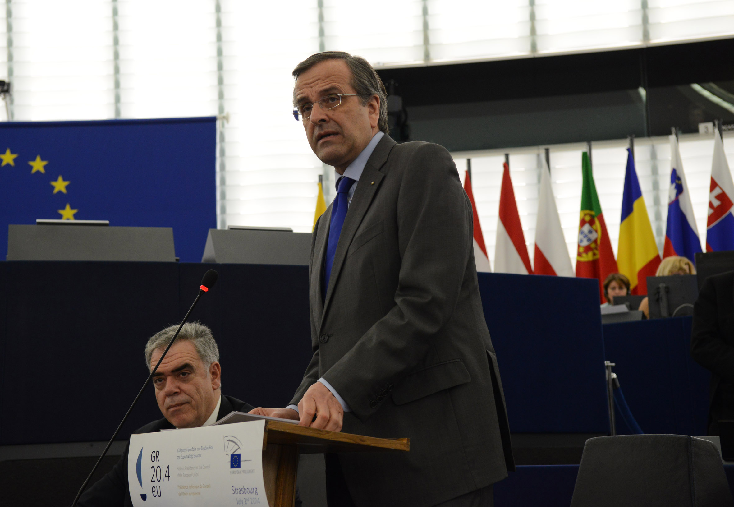 Με το βλέμμα στο ρίσκο της προεδρικής εκλογής