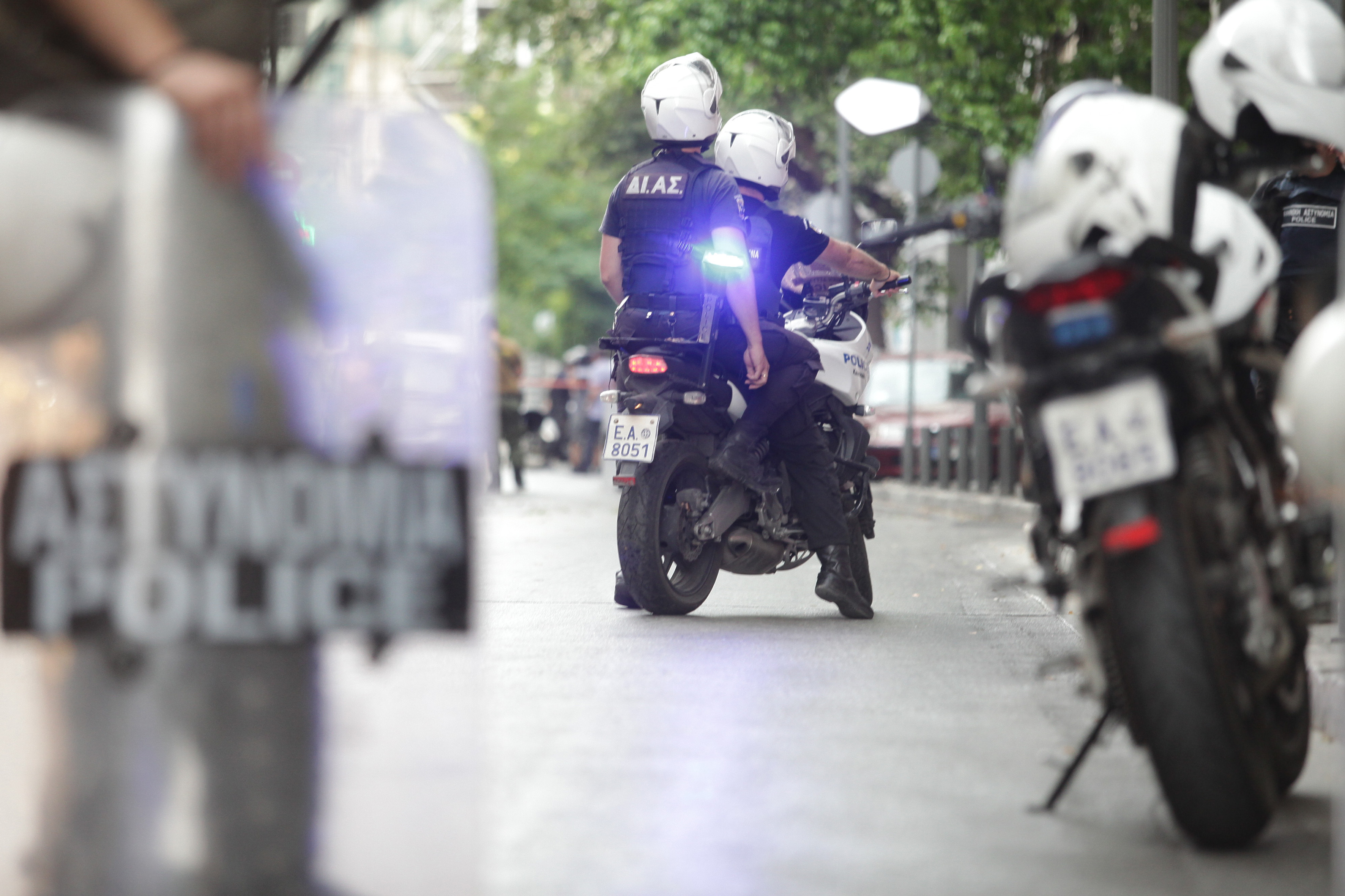 Πρώτη μέρα για 18.000 αστυνομικούς με τους παλιούς ασυρμάτους