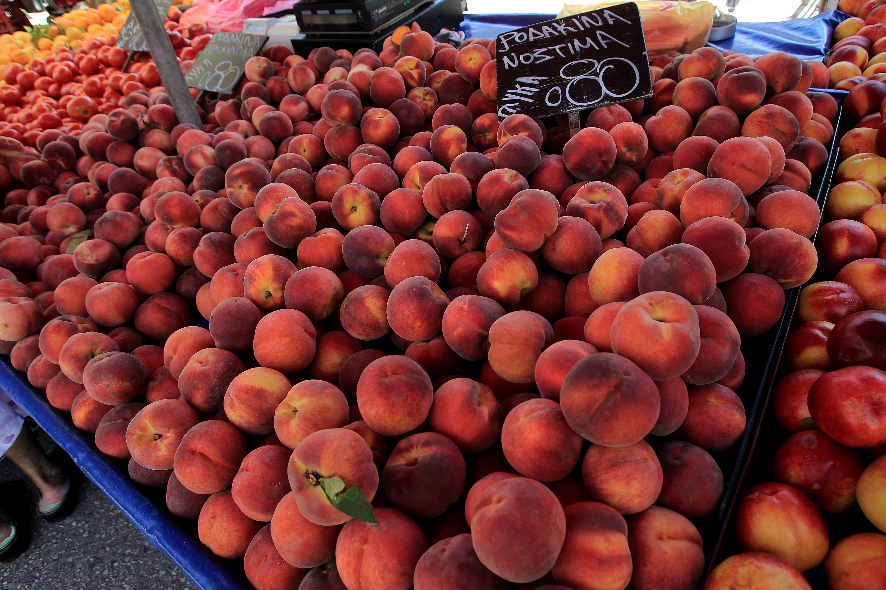 Πάνω από 20.000 τόνοι φρούτα έχουν «ξεμείνει» στην Ημαθία