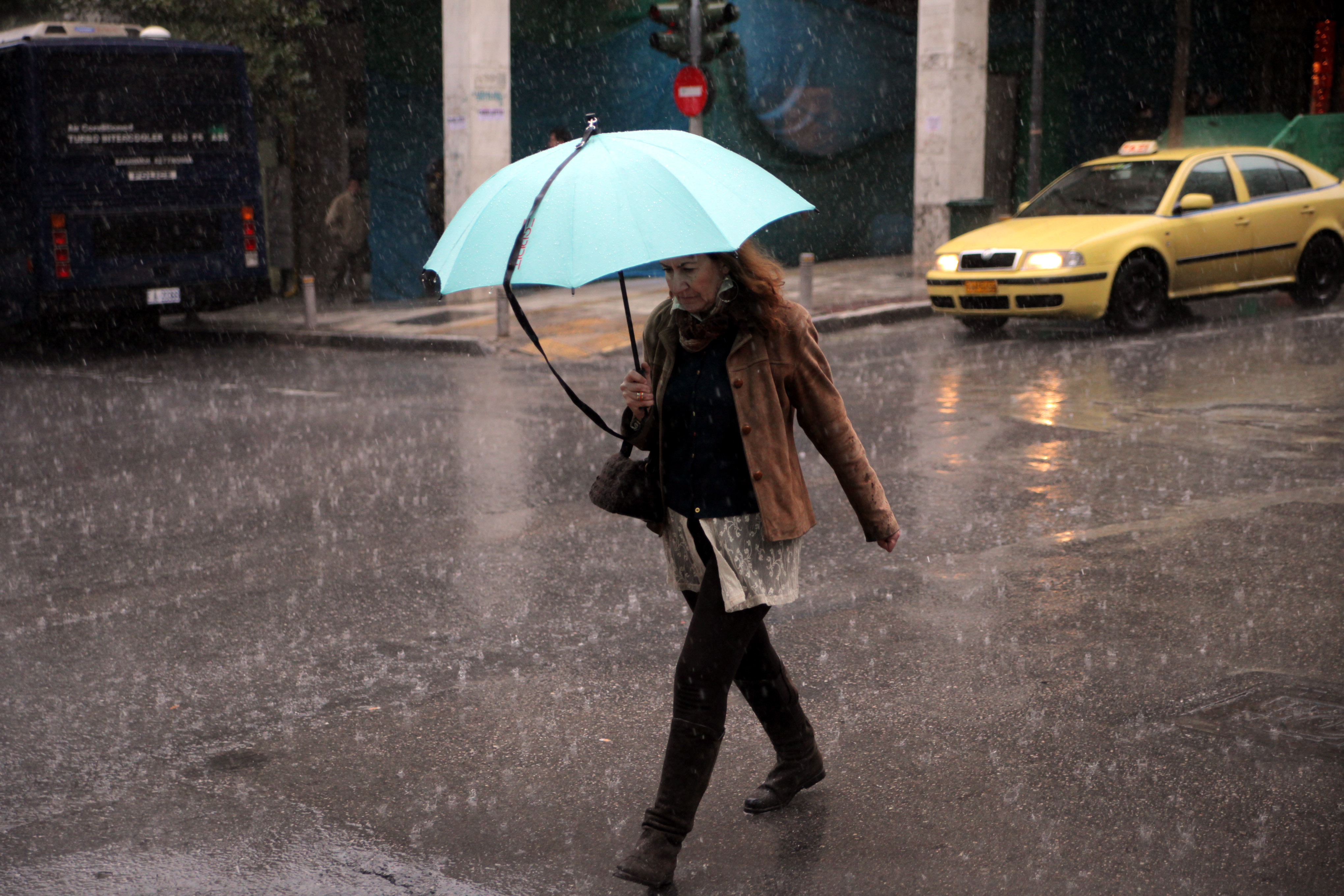 Αυξημένη κίνηση και ατυχήματα στη Βόρεια Ελλάδα λόγω βροχής