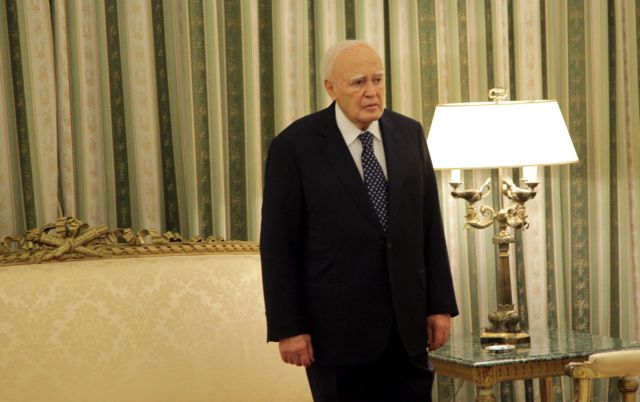 President Papoulias plans to visit Berlin on Friday