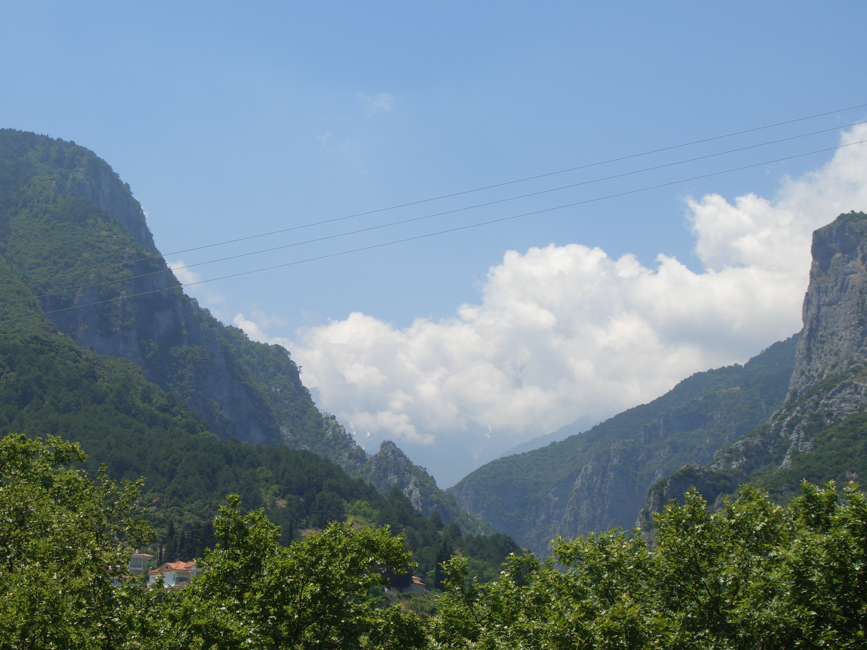 Επιχείρηση διάσωσης 58χρονου πεζοπόρου στον Ολυμπο