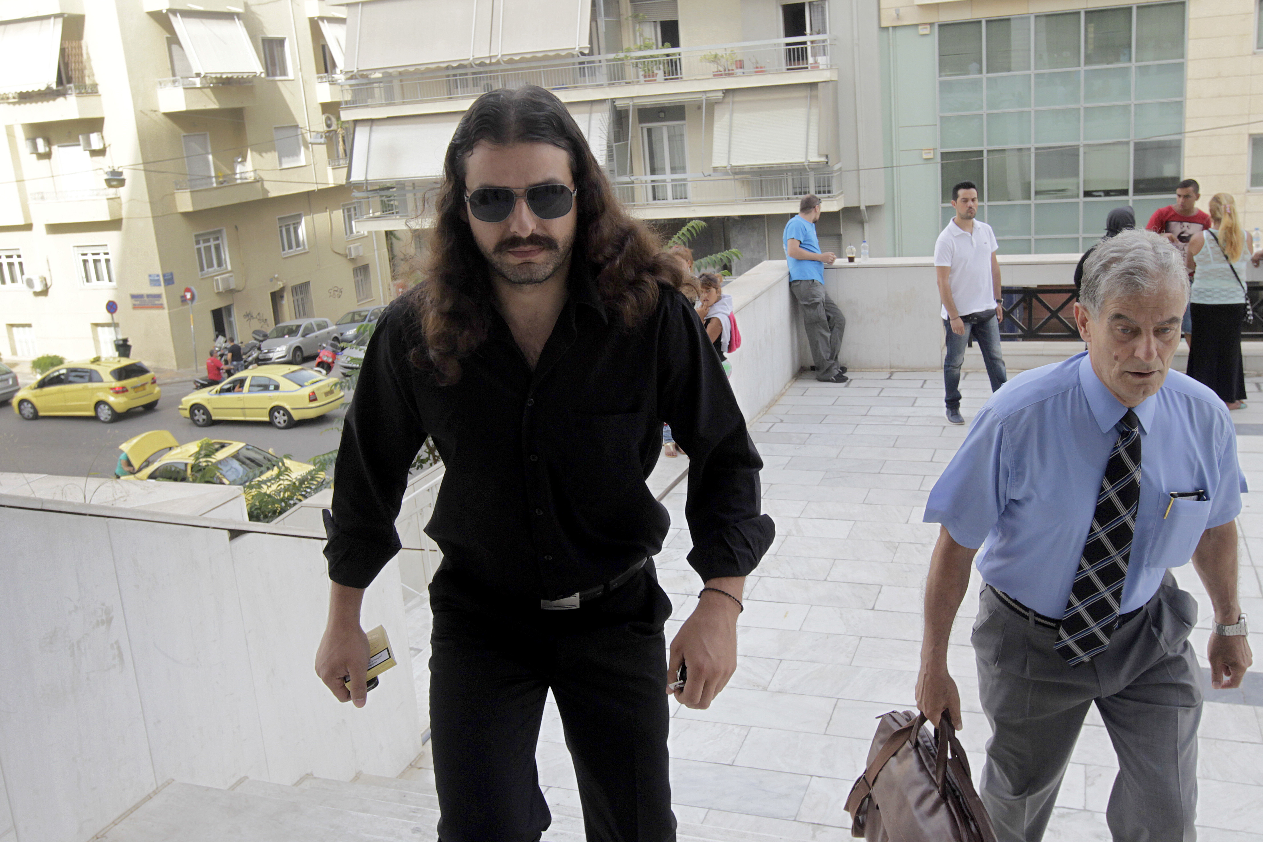 Αθώος ο Μπαρμπαρούσης της ΧΑ για τα επεισόδια στο Μεσολόγγι