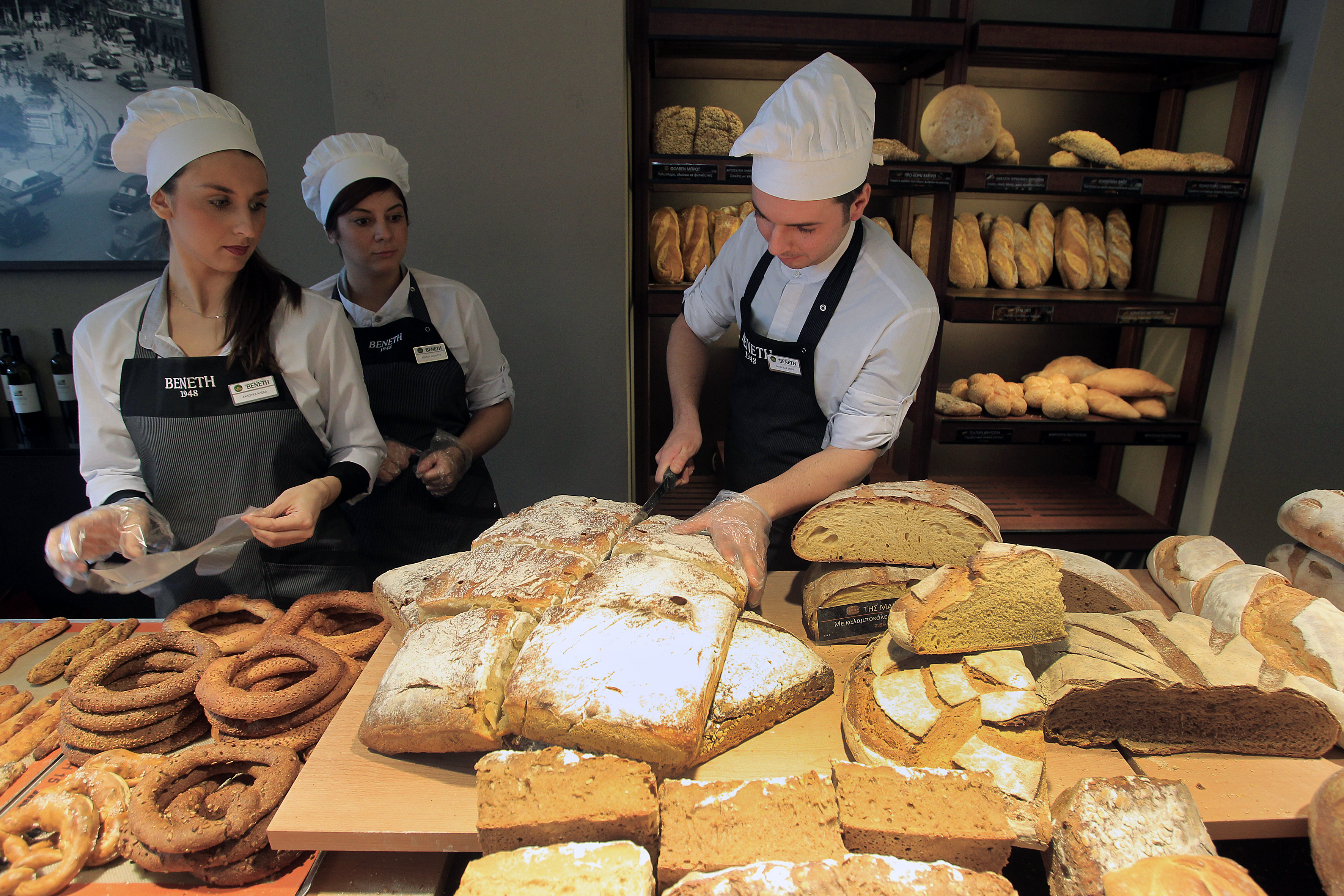 Θεσσαλονίκη: Αντιστέκονται στην κρίση φούρνοι και ζαχαροπλαστεία