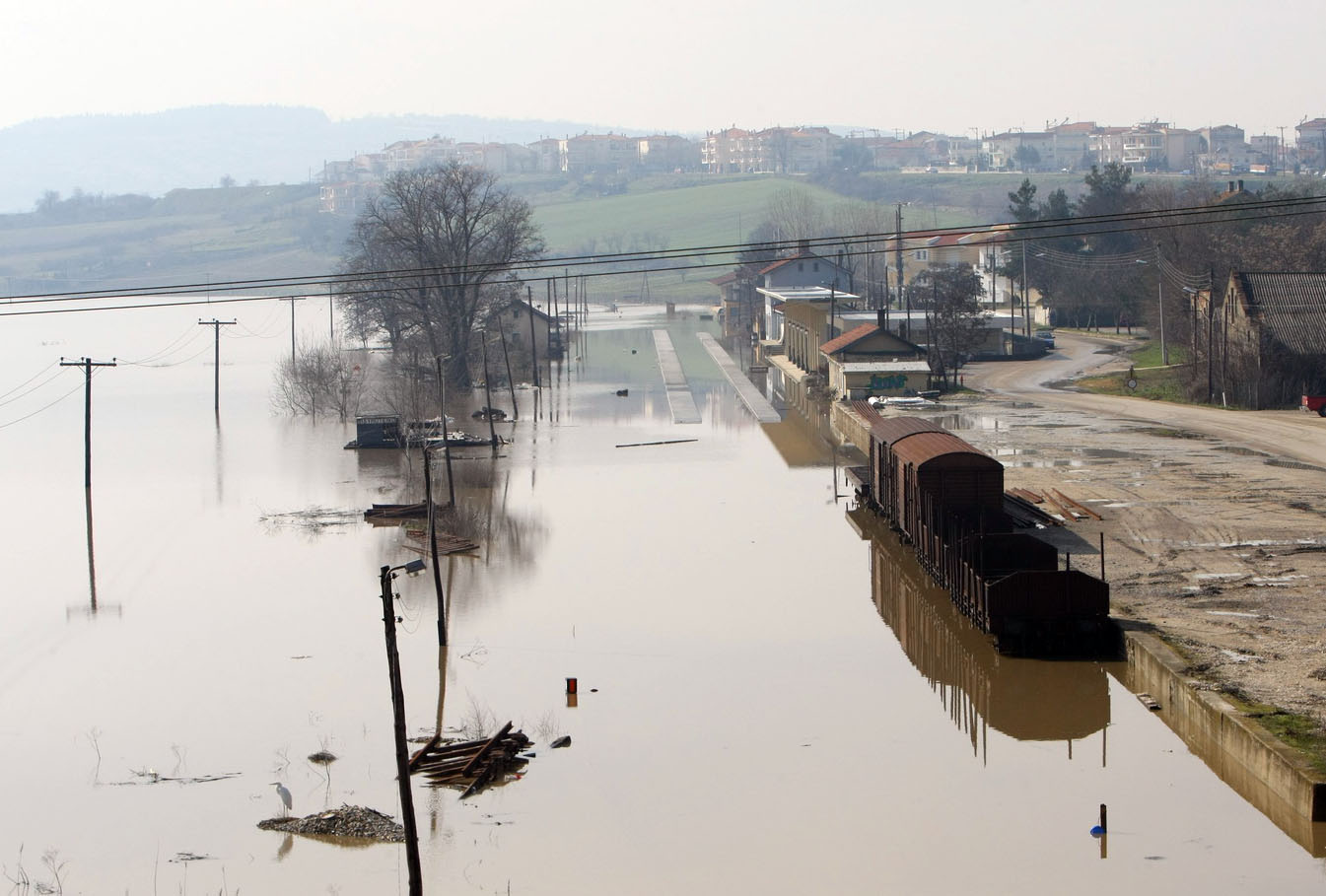Επί ποδός οι αρχές μετά το σπάσιμο αναχώματος στο Ορμένιο