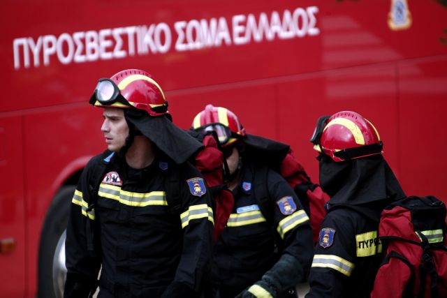 Fire Brigade rescues family of three from apartment blaze in Tavros
