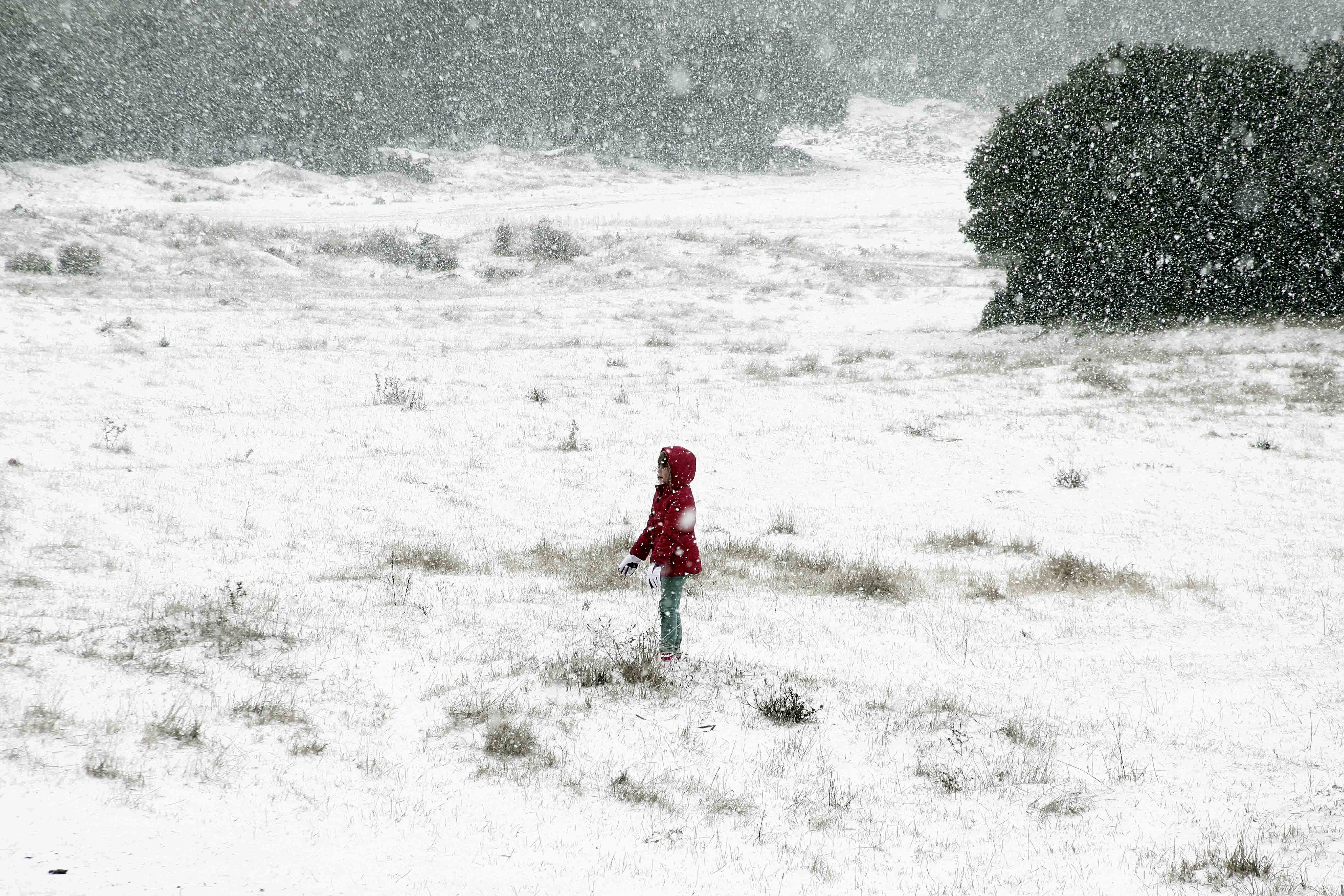 Χιόνια και τσουχτερό κρύο στη βόρεια Ελλάδα
