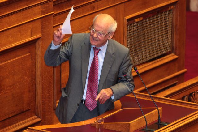 Δεν θα είναι υποψήφιος ο Απόστολος Κακλαμάνης