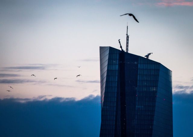 ECB decides to extend ELA for Greece by 600 million euros