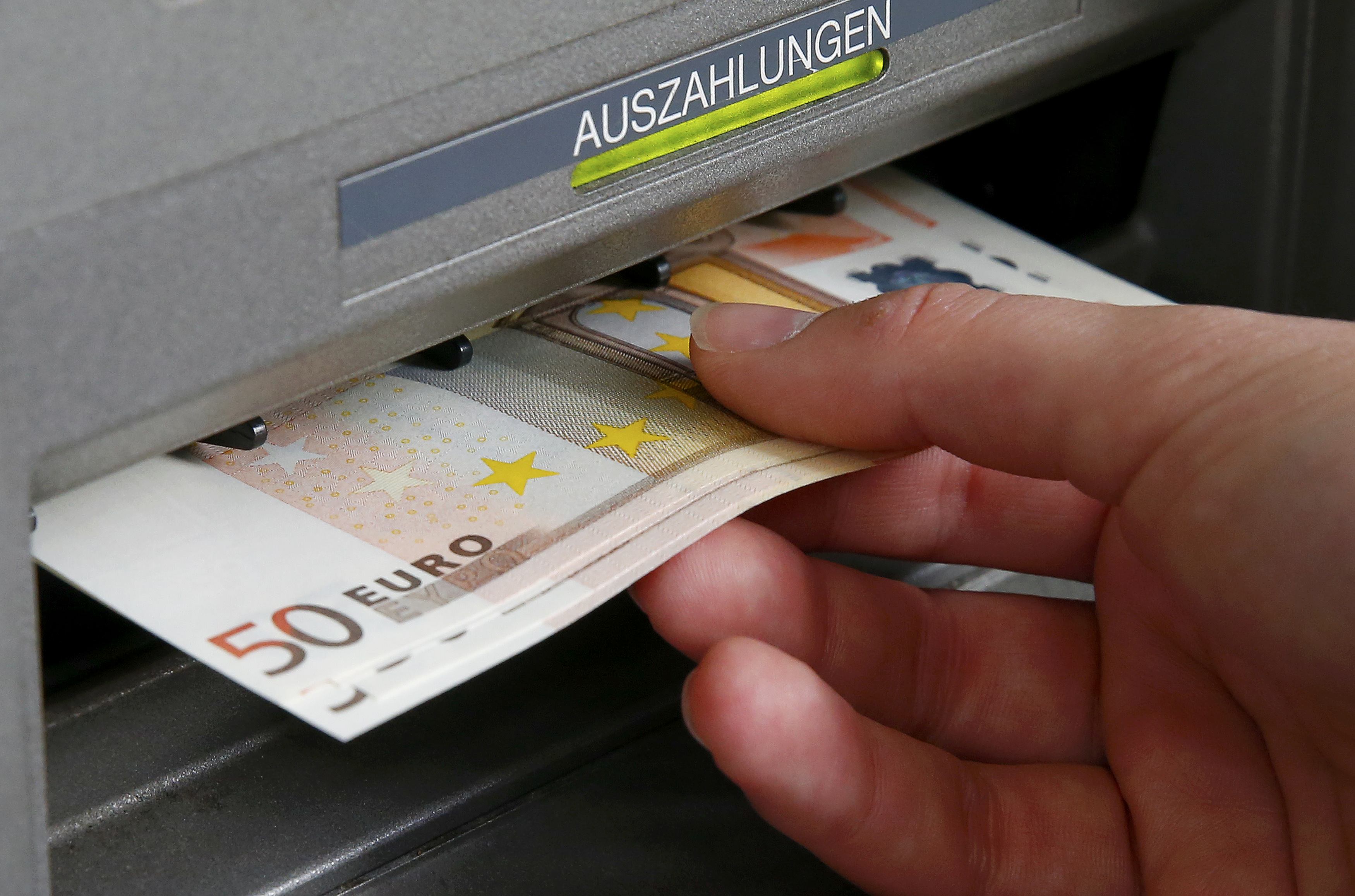 Στερεύουν από χαρτονομίσματα τα ΑΤΜ στο Βερολίνο