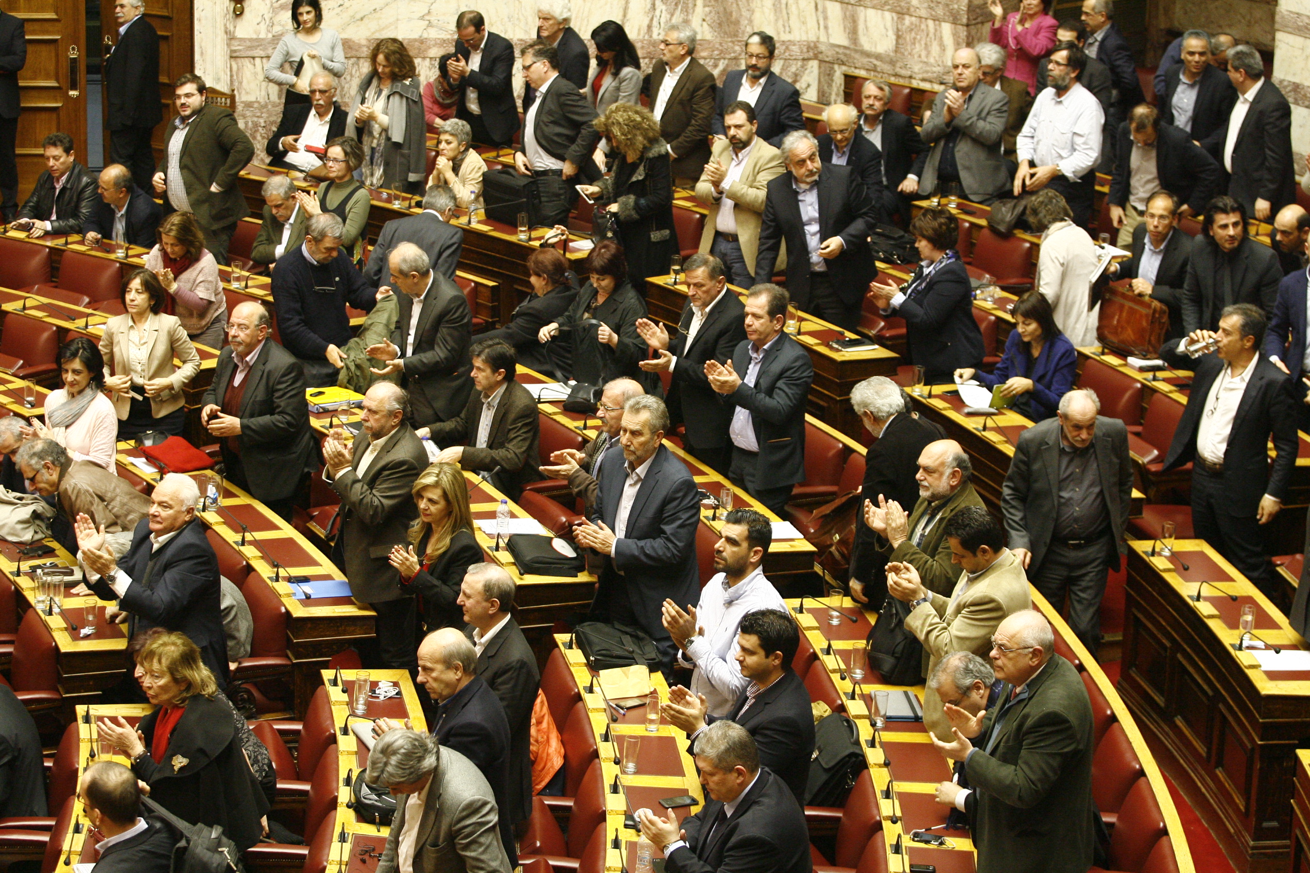 Το Μαξίμου ζυγίζει τις αντιδράσεις στον ΣΥΡΙΖΑ για τη συμφωνία πακέτο