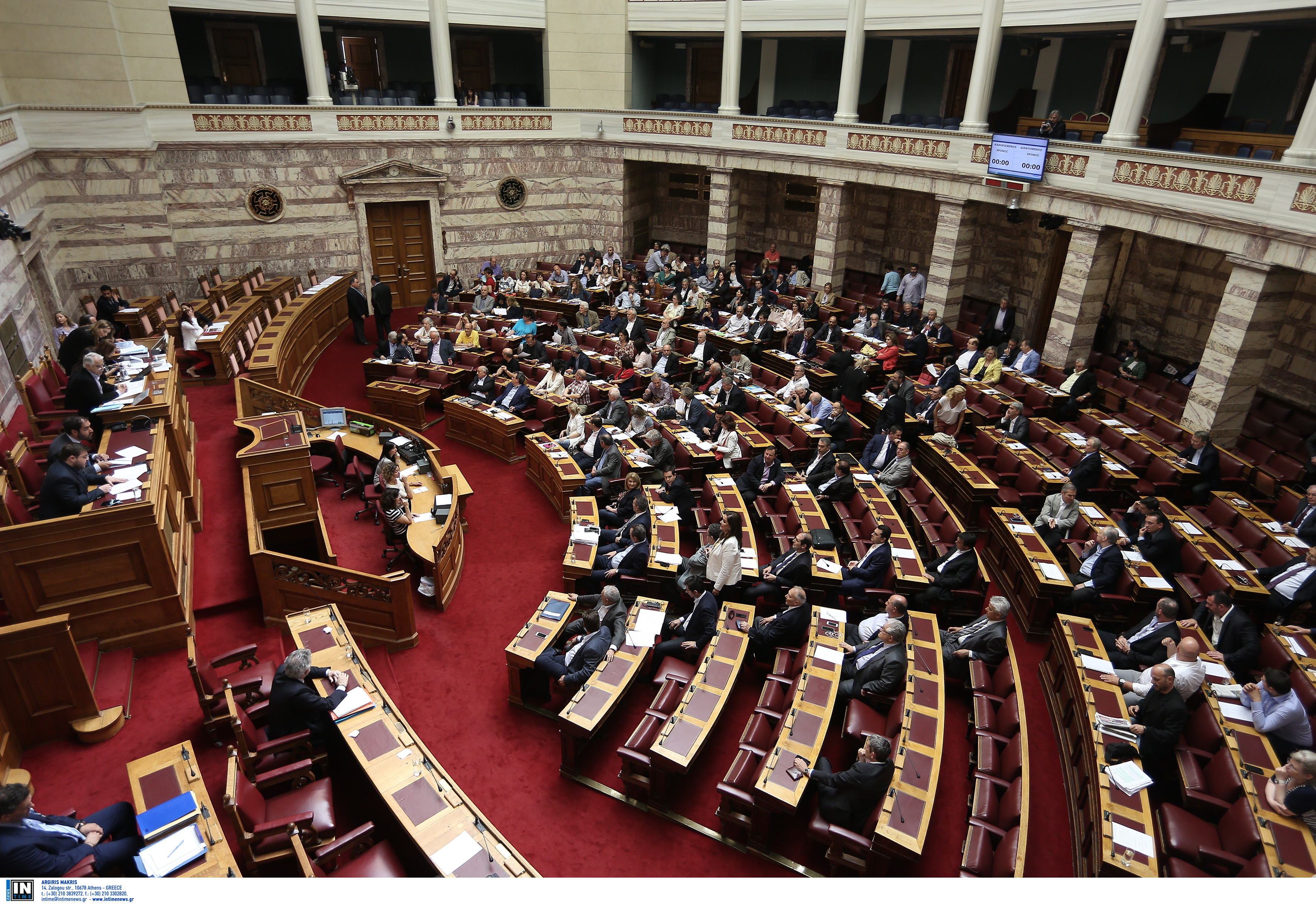 Με 178 ψήφους η Βουλή είπε «ναι» στο δημοψήφισμα στις 5 Ιουλίου