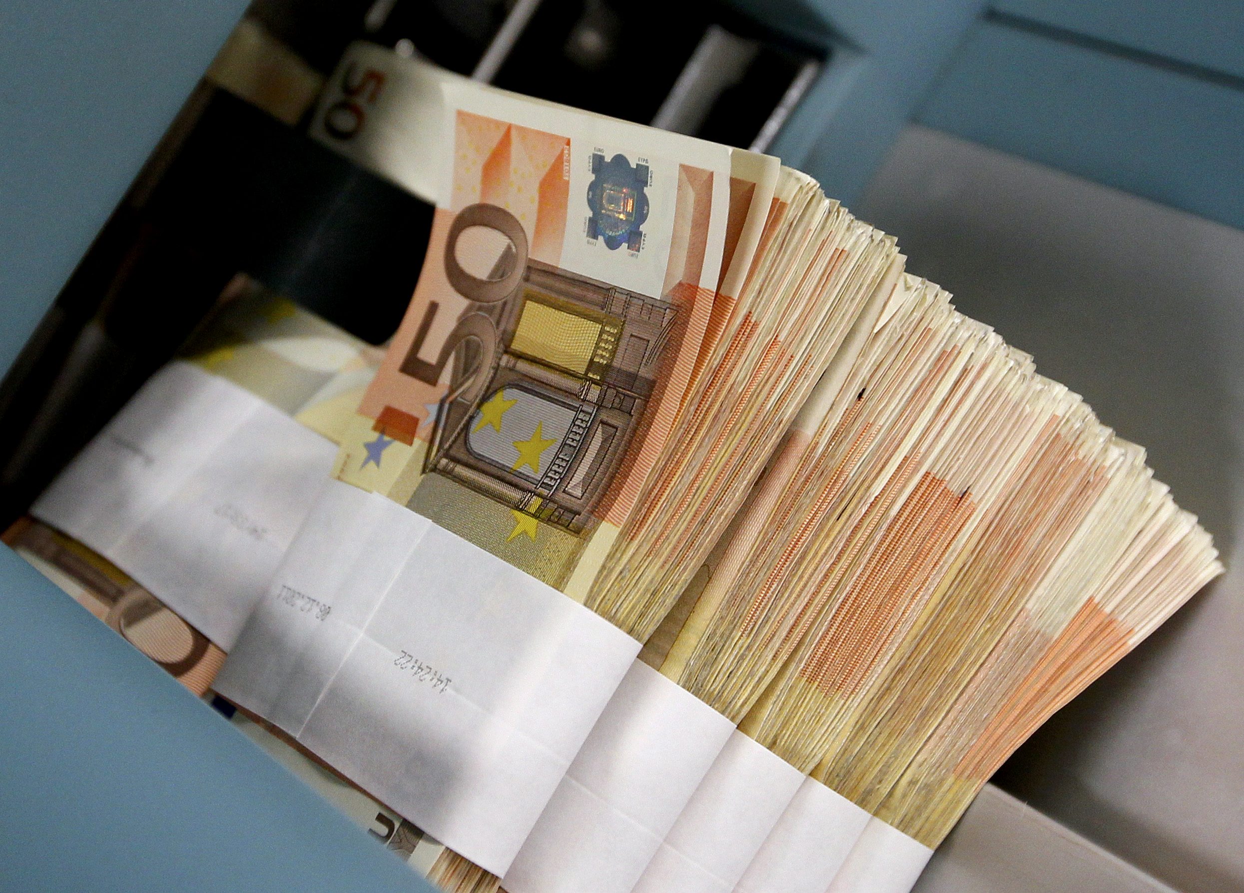 Στα €102,9 δισ. οι καταθέσεις των νοικοκυριών στα τέλη Ιουλίου