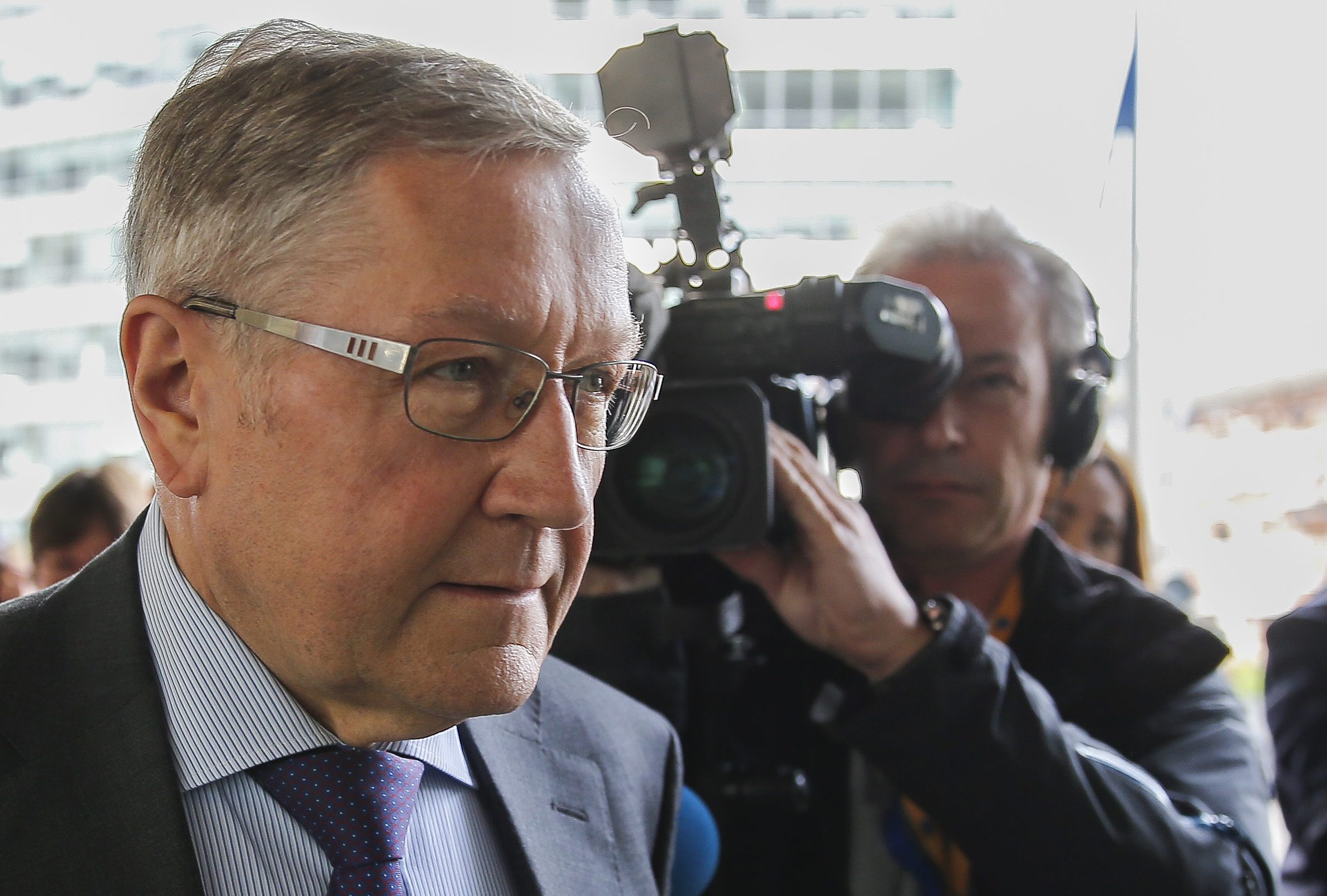 Ρέγκλινγκ: Δεν μπορώ να εγγυηθώ την επιτυχία του ελληνικού προγράμματος