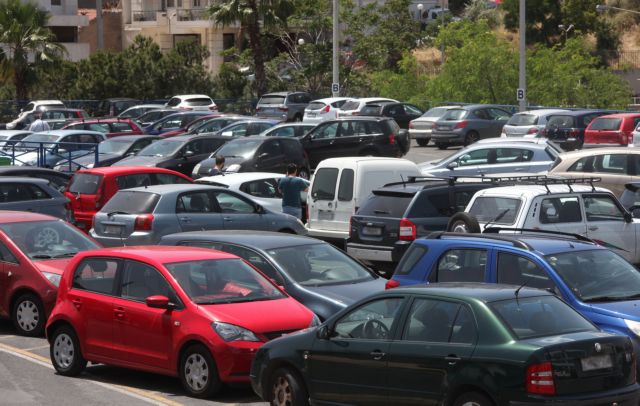 Car owners in Greece to face steep road and luxury taxes