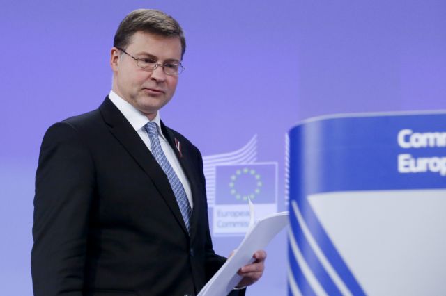 Μηνύματα Ντομπρόβσκις στην Αθήνα για το Ασφαλιστικό