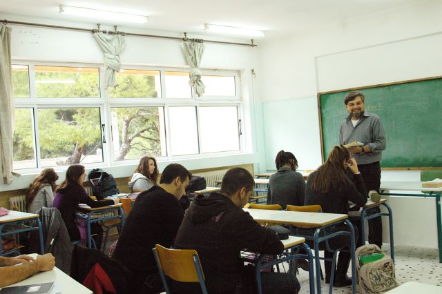 Filis lambastes SYRIZA MP over public school tuition fee proposal