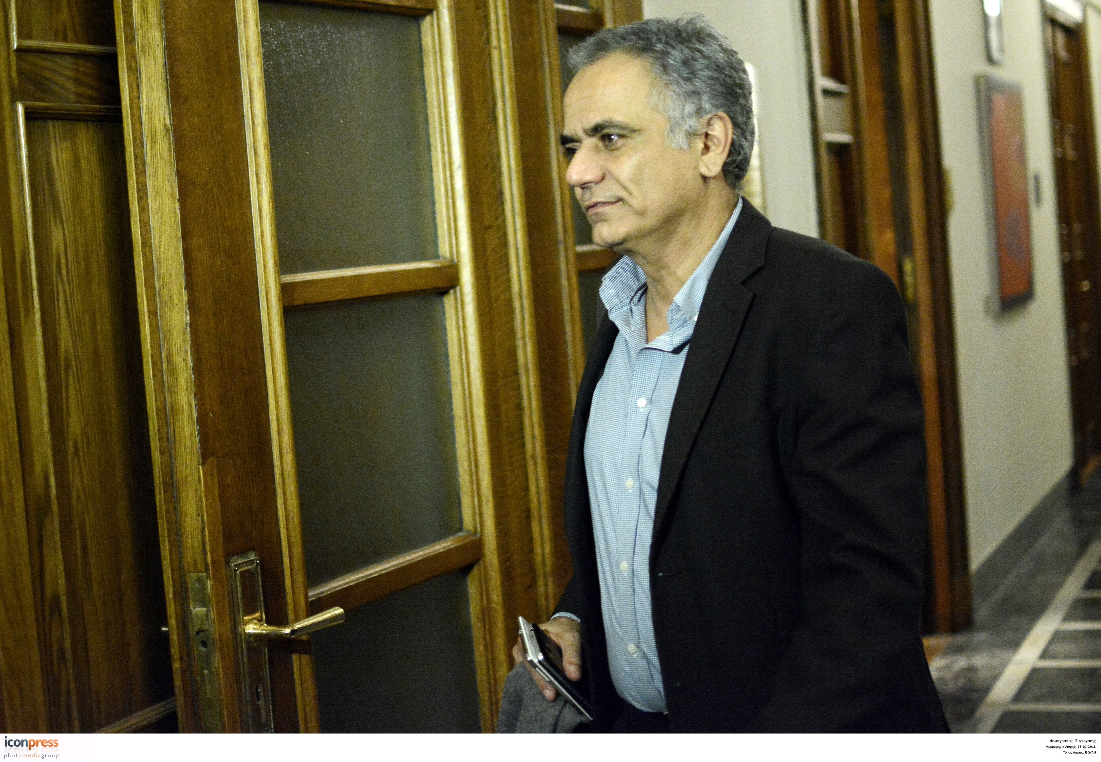 «Πόλεμος» για άδειες και περιβαλλοντικούς όρους