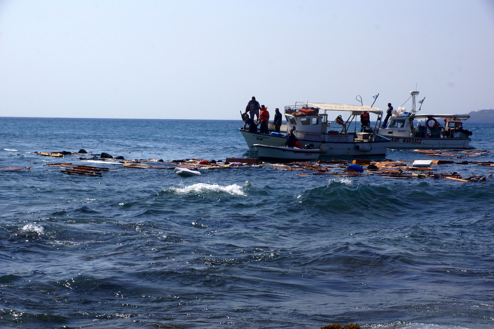 Νέα τραγωδία με επτά νεκρούς πρόσφυγες στα νερά του Αιγαίου – δύο παιδιά μεταξύ των θυμάτων